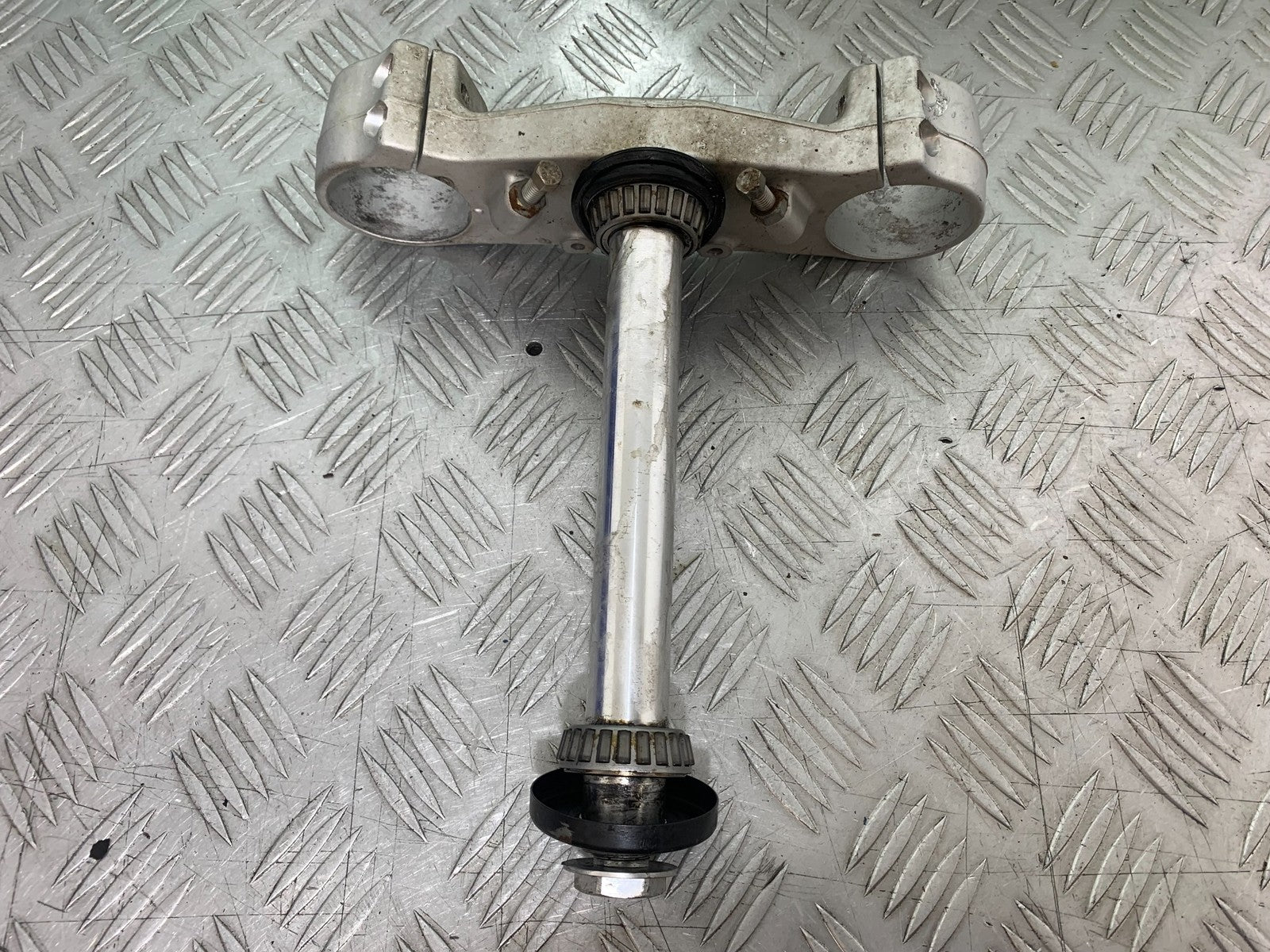 KTM 990 SUPER DUKE BOTTOM YOKE  YEAR 2007-2011  (CMB1207)