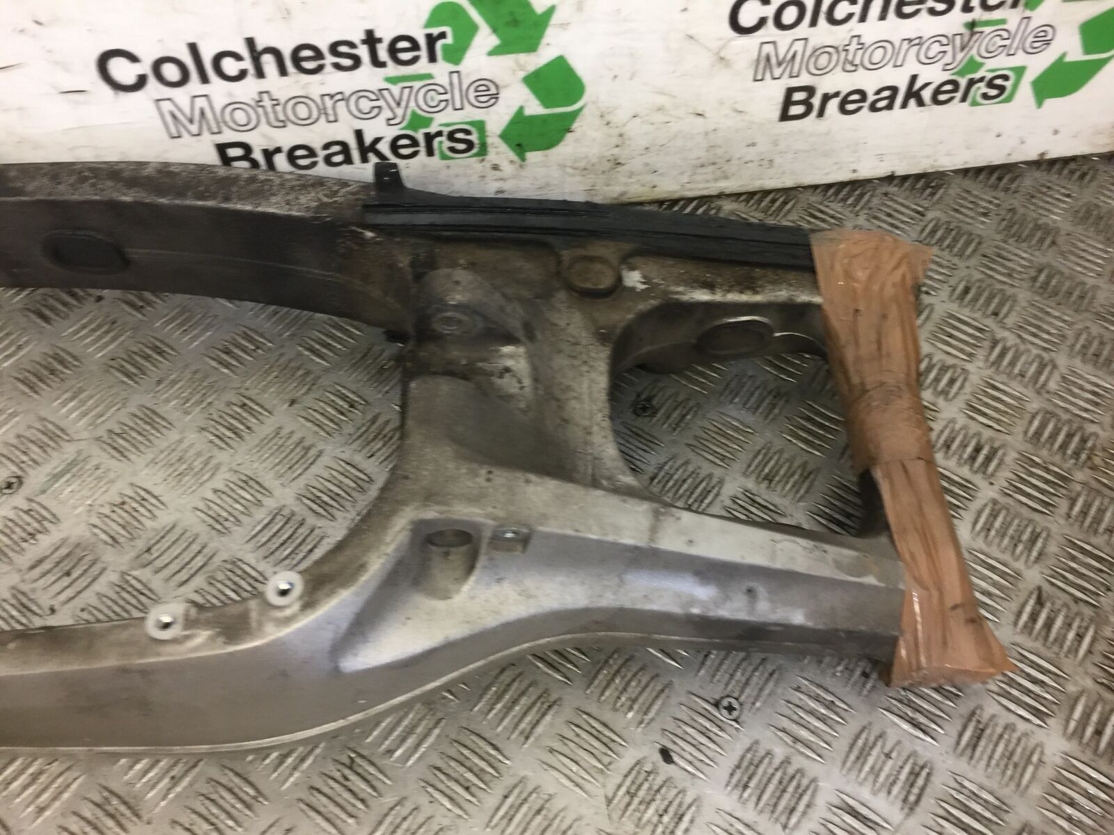 HONDA CB650 F CB 650 FA-E SWINGARM  YEAR 2014-2017 STOCK 609