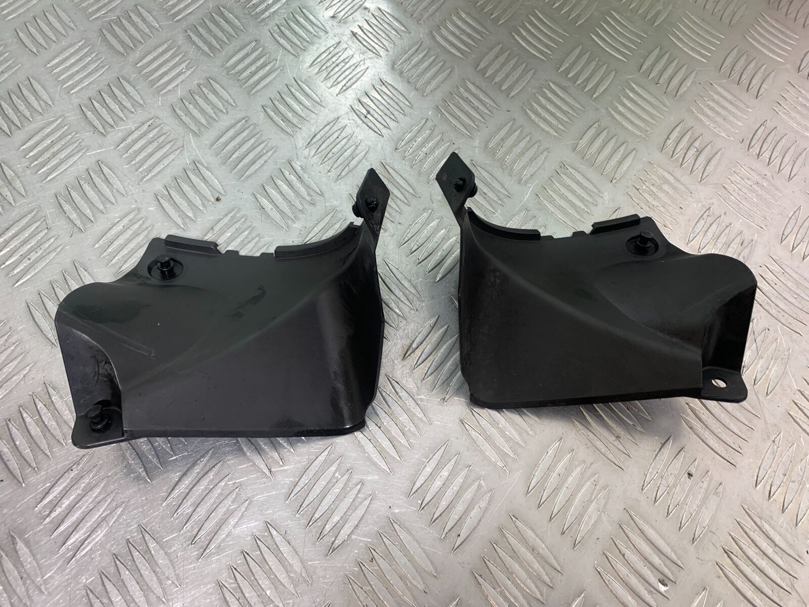 HONDA CBR1100 BLACKBIRD LEFT AND RIGHT INFILL PANELS  YEAR 1999-2005 (CMB1103)