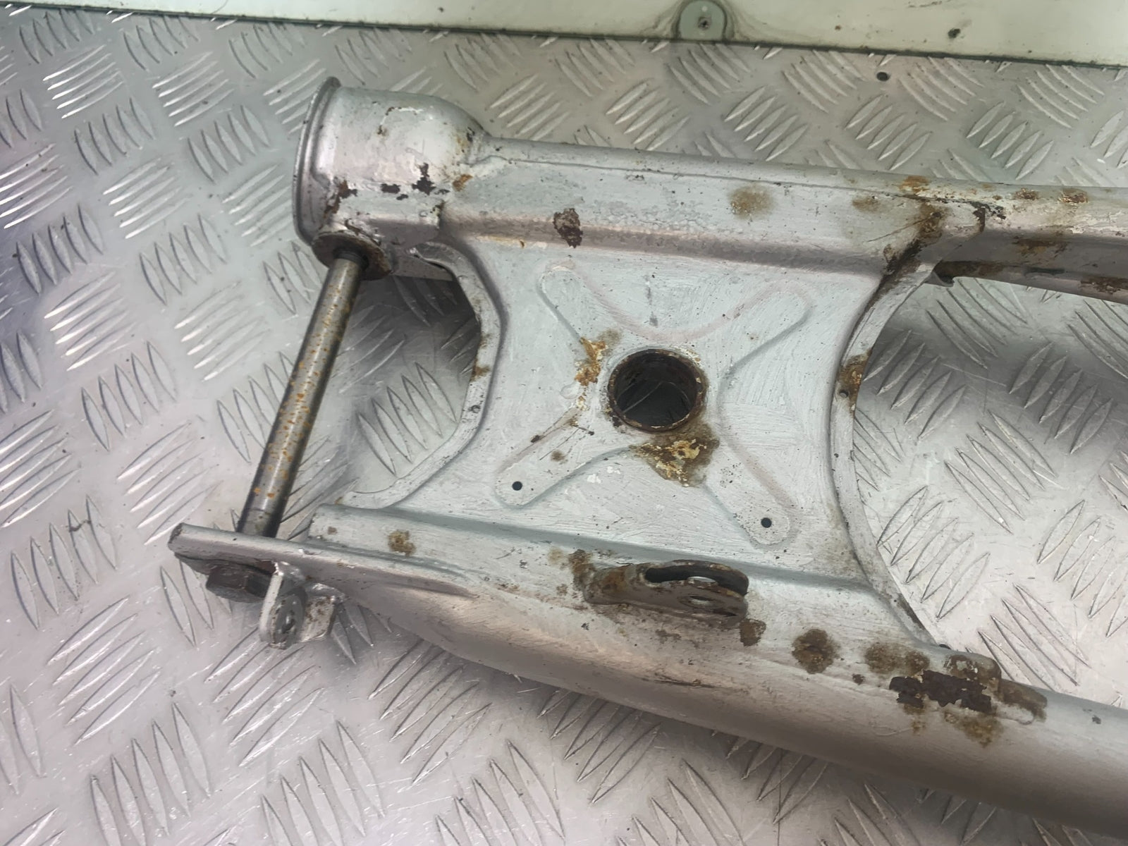 YAMAHA XV535 XV 535 VIRAGO SWINGARM  YEAR 1994-02 (CMB1139)