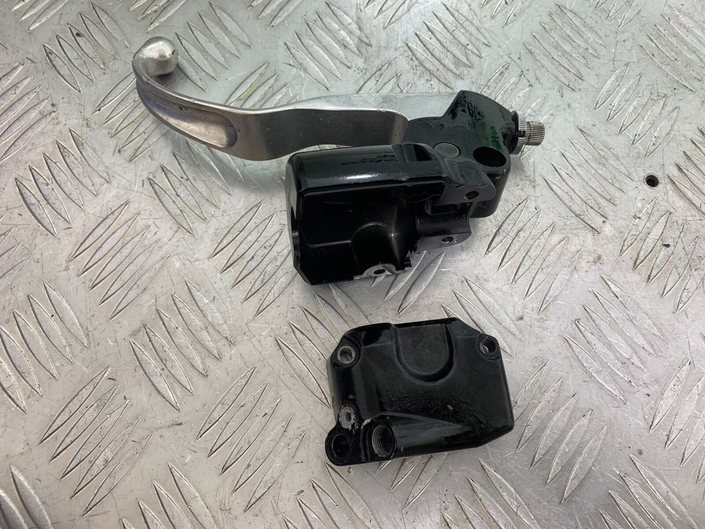 TRIUMPH THUNDERBIRD 1600 CLUTCH LEVER BRACKET  YEAR 2011 (CMB1107)