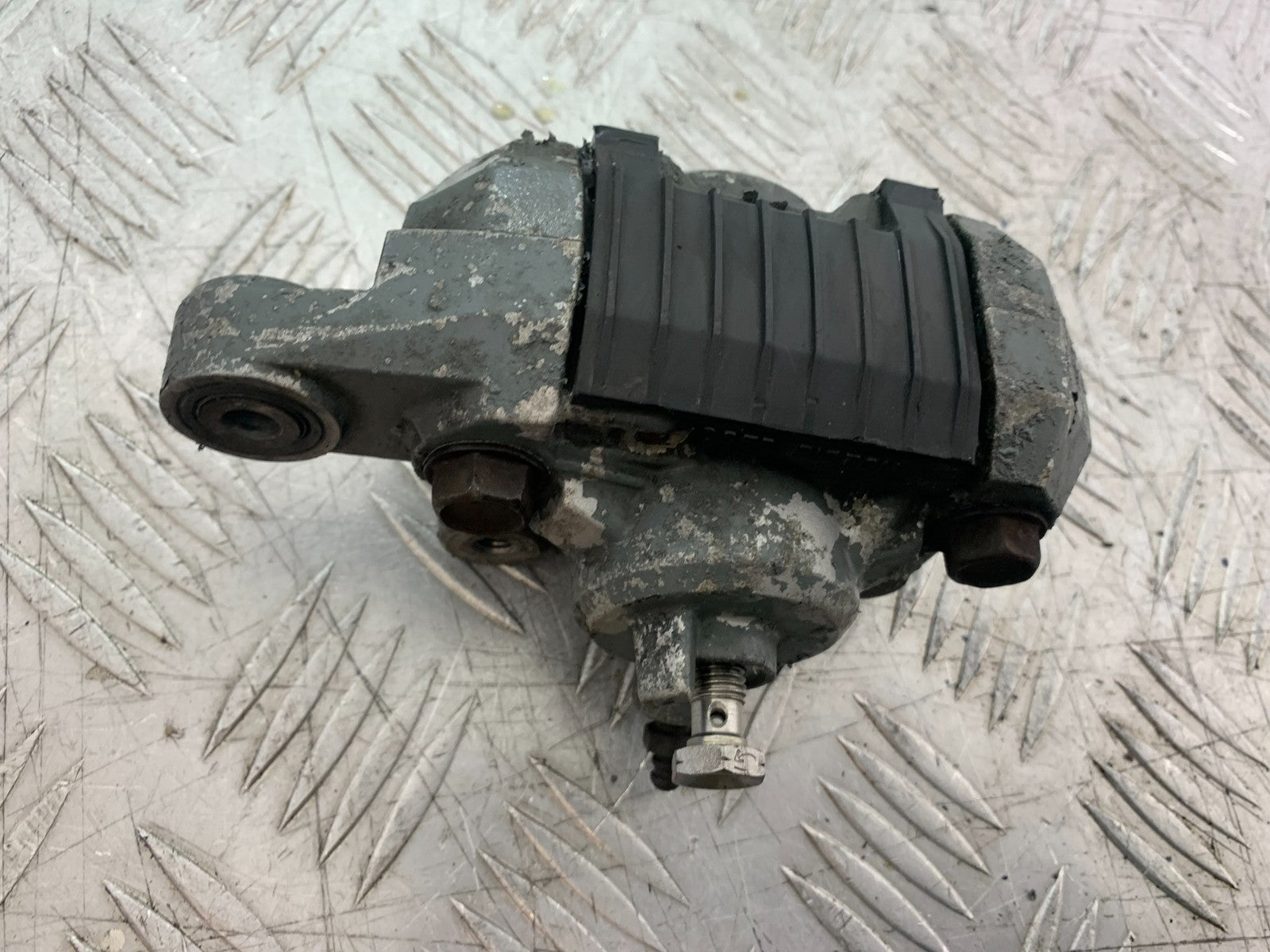 KAWASAKI ZZR1100 D REAR BRAKE CALIPER YEAR 1993-2001 (CMB1289)