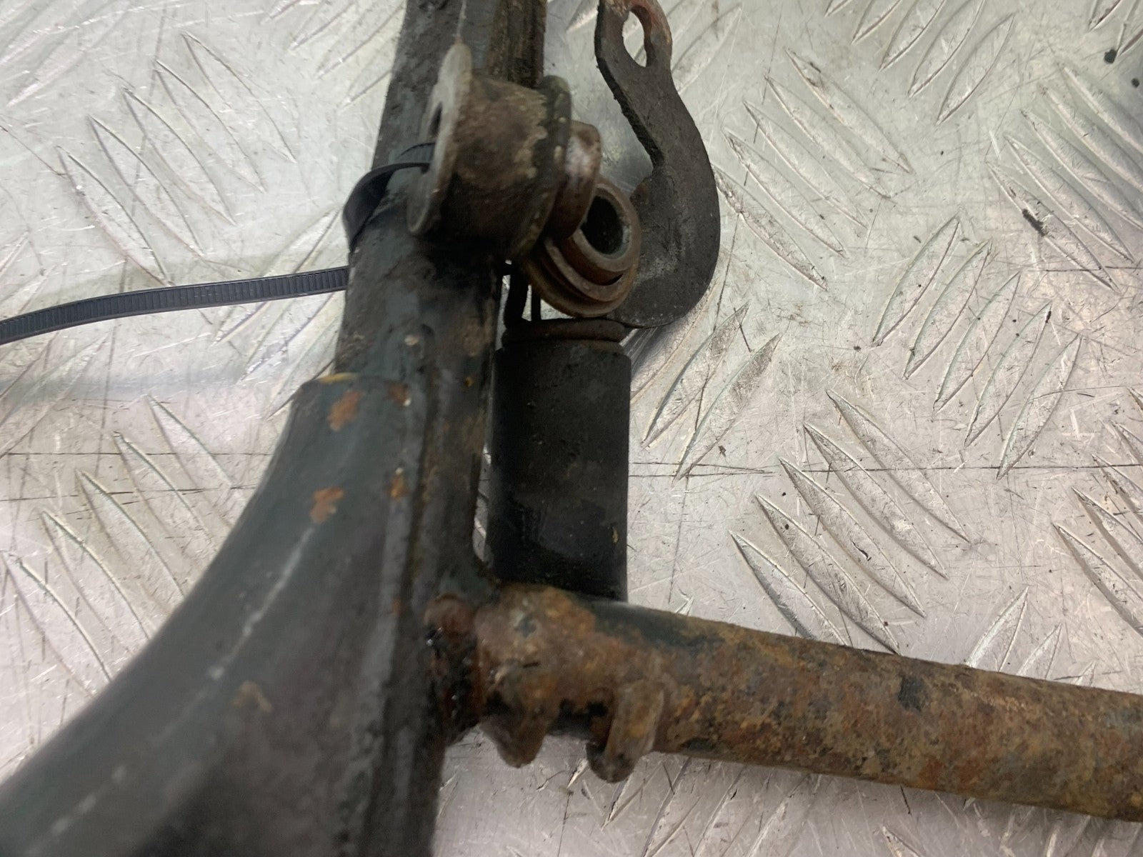 HONDA VFR800 PRE V-TEC CENTER STAND  YEAR 1998-2001 (CMB1233)