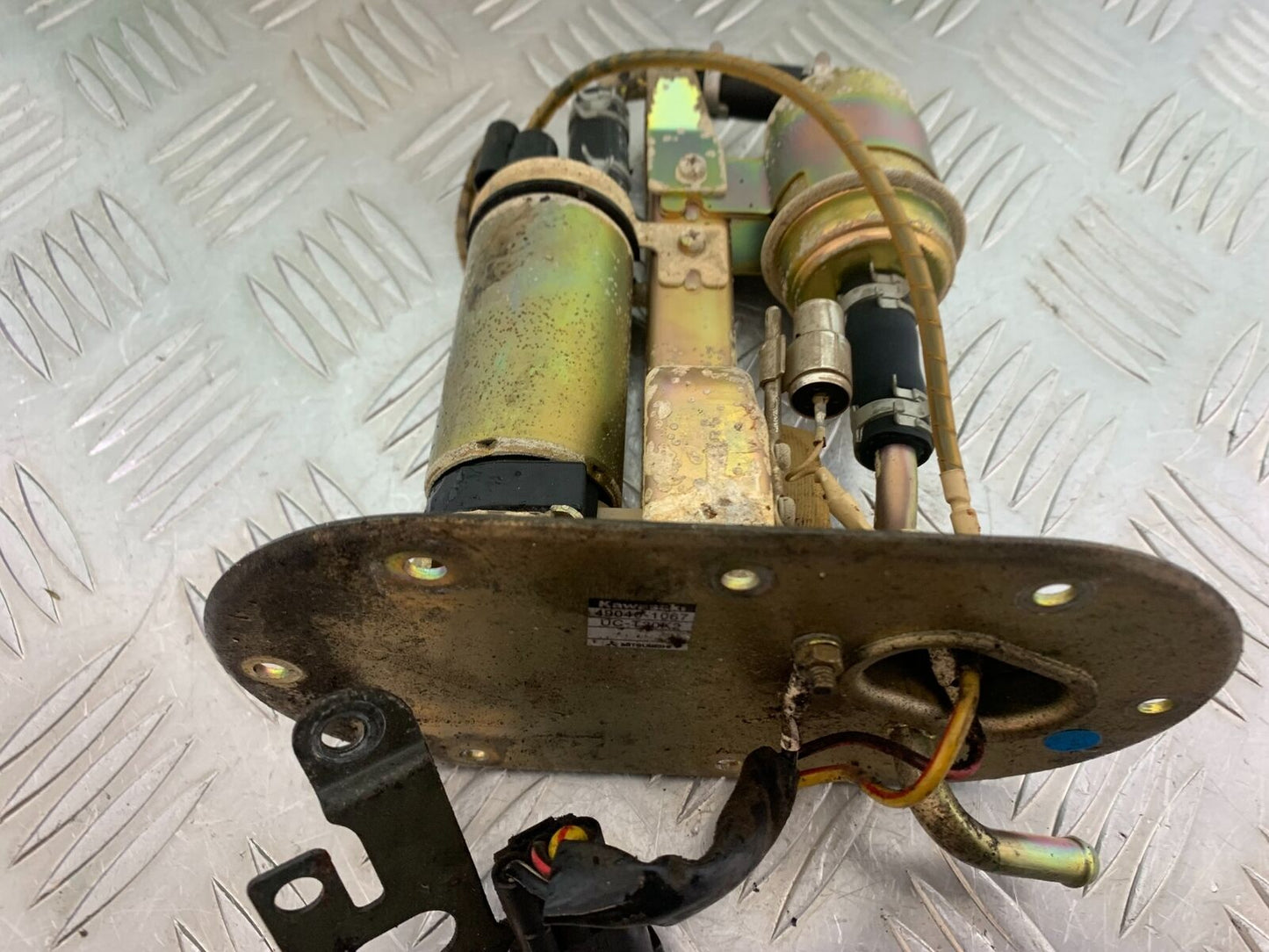 KAWASAKI ZX12R ZX12 R PETROL PUMP  YEAR 2000-01 (CMB1038)
