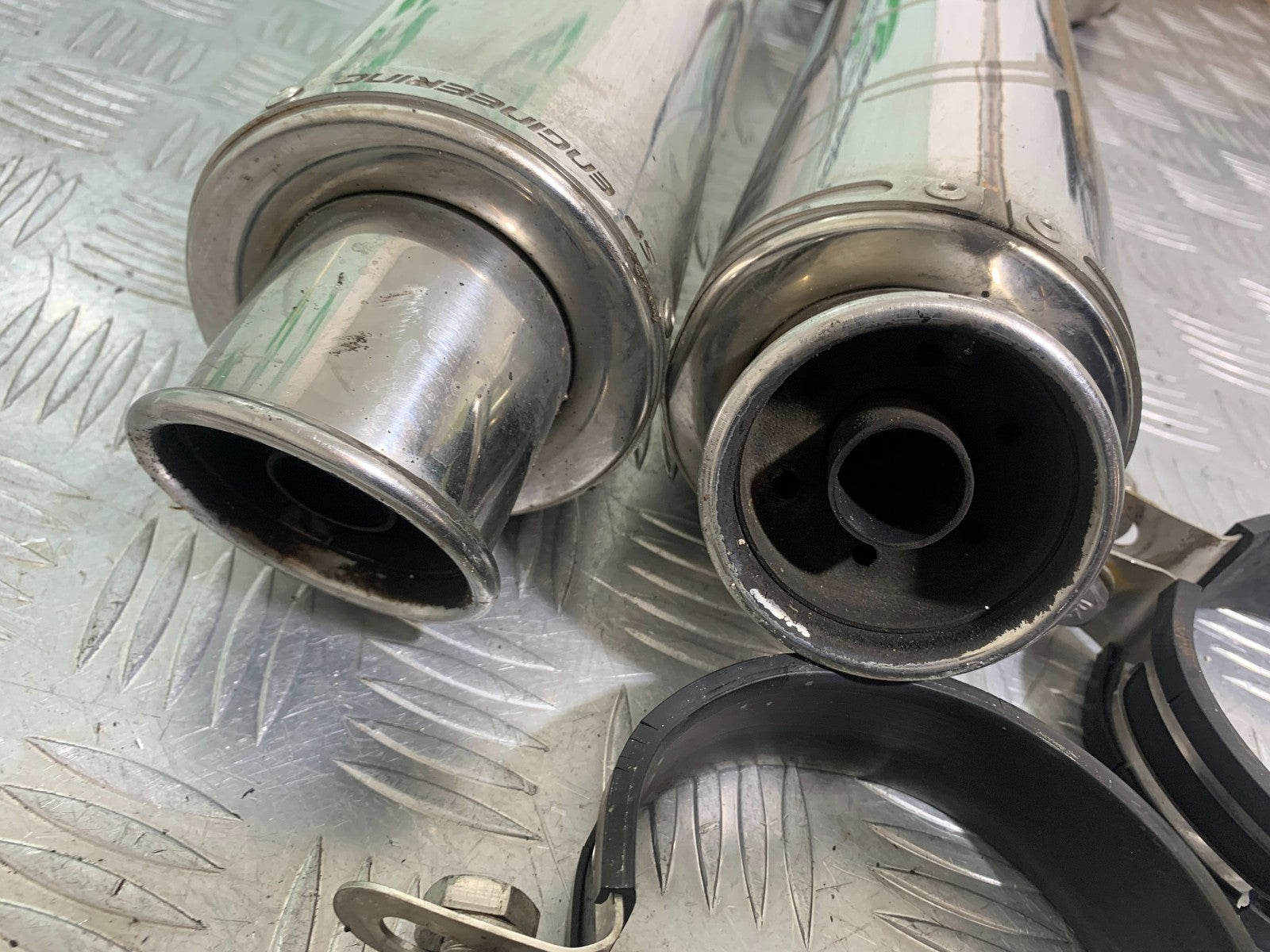 YAMAHA XJR1300 XJR 1300 SILENCERS   YEAR 1999-2003 (CMB1119)