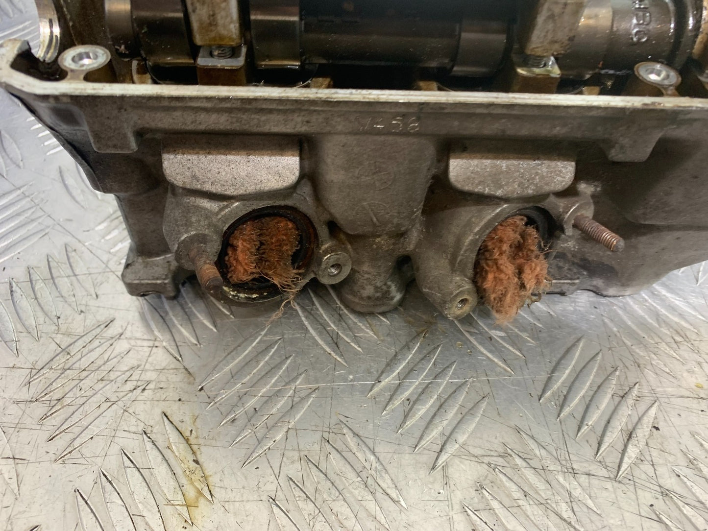 HONDA VFR800 PRE V-TEC FRONT AND REAR CYLINDER HEADS   YEAR 1998-2001 (CMB1233)