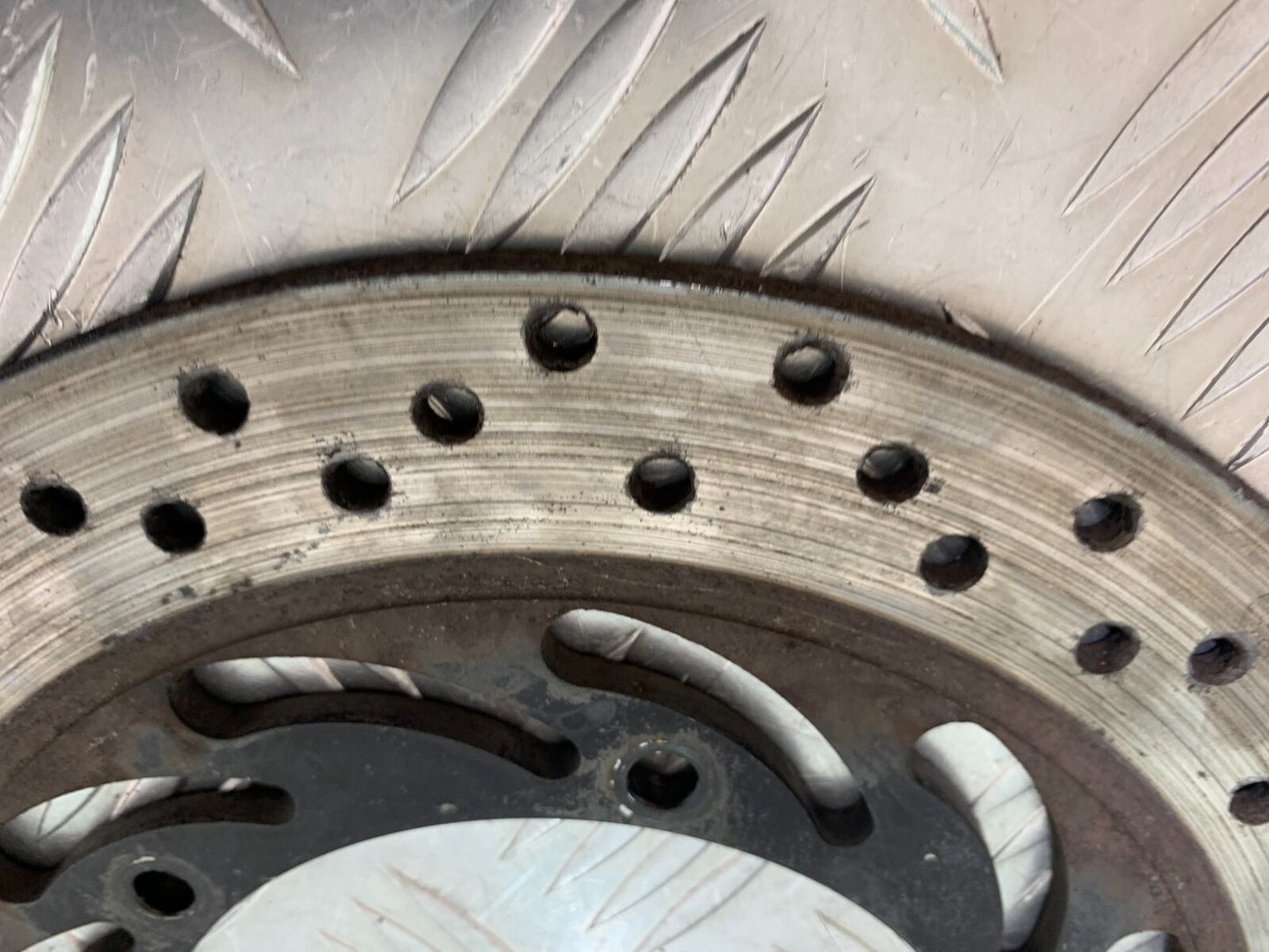 YAMAHA FJR1300 FJR 1300 REAR BRAKE DISC YEAR 2001-05 (CMB1005)