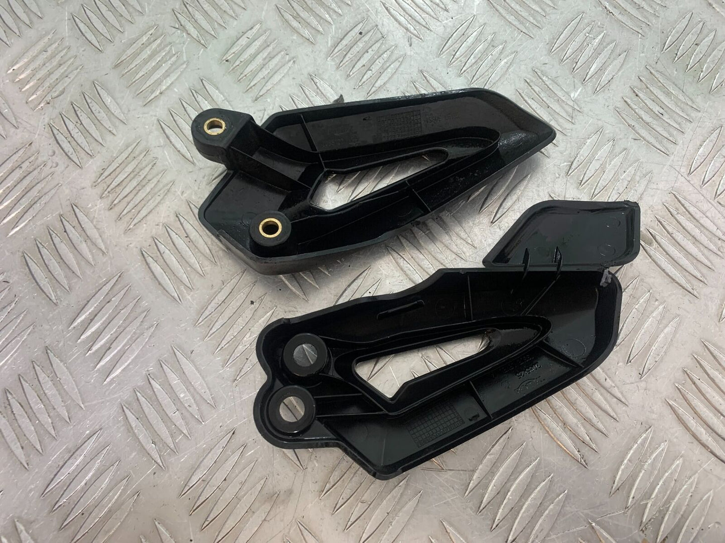 TRIUMPH TIGER 800 HEEL PLATES   YEAR 2011-2014 (CMB1113)