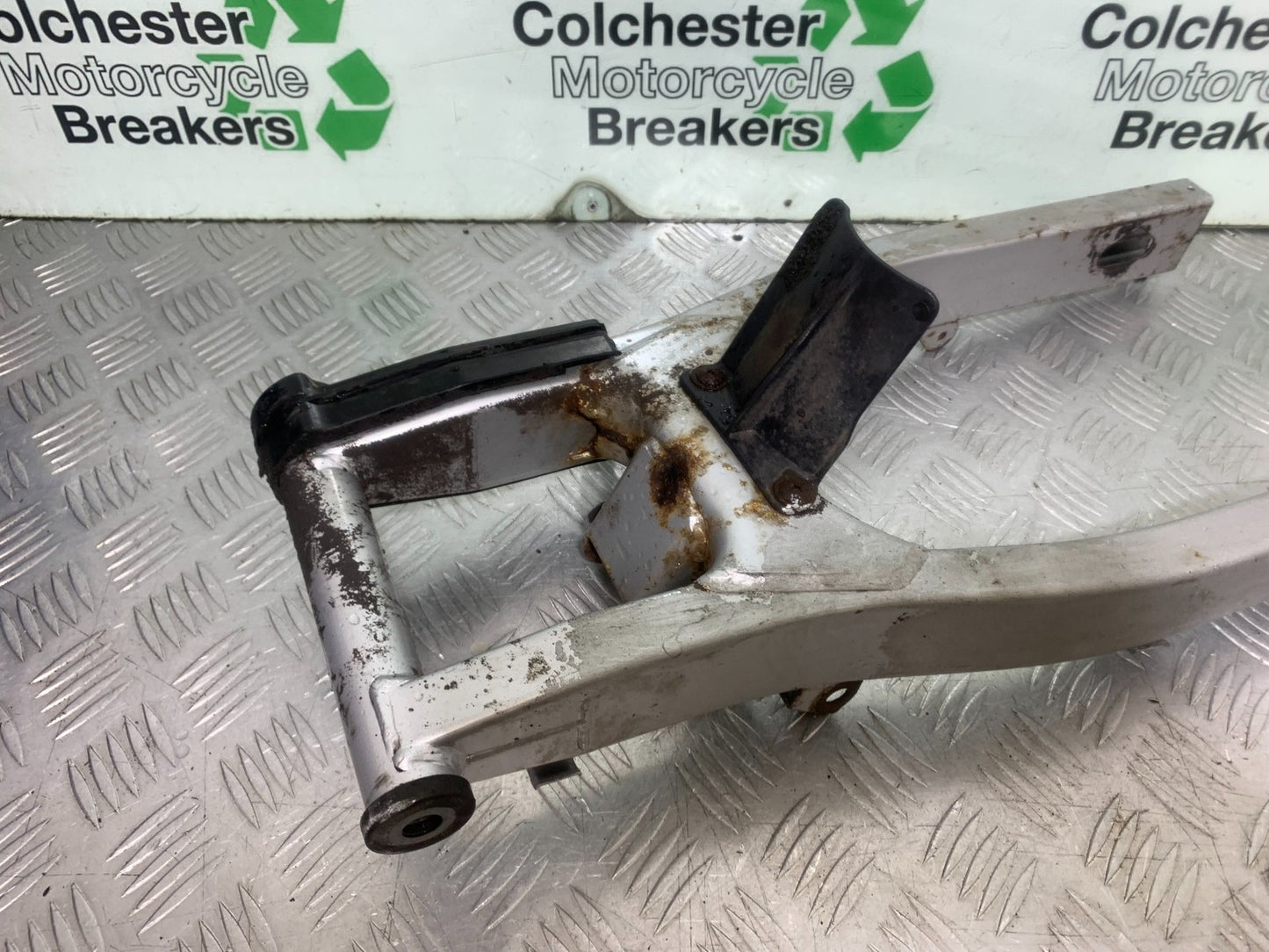SUZUKI GS500 GS 500 SWINGARM  YEAR 2001-2008 (CMB1254)