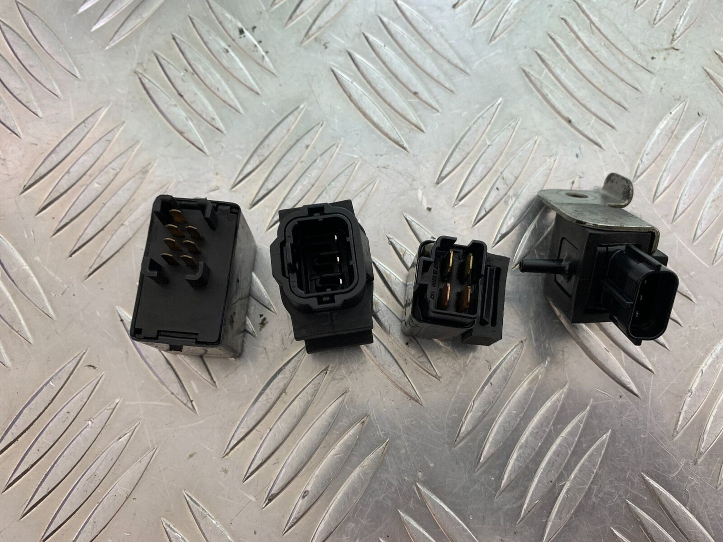 SUZUKI GSX1250 GSX 1250 RELAYS  YEAR 2013-2016  (CMB1013)