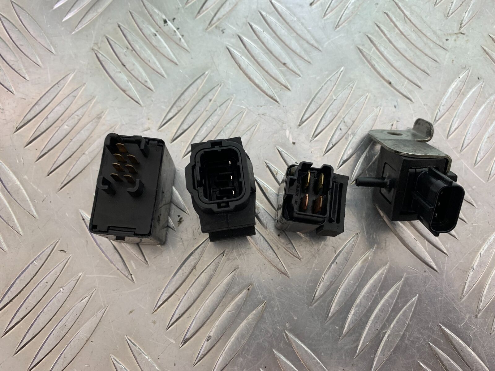 SUZUKI GSX1250 GSX 1250 RELAYS  YEAR 2013-2016  (CMB1013)
