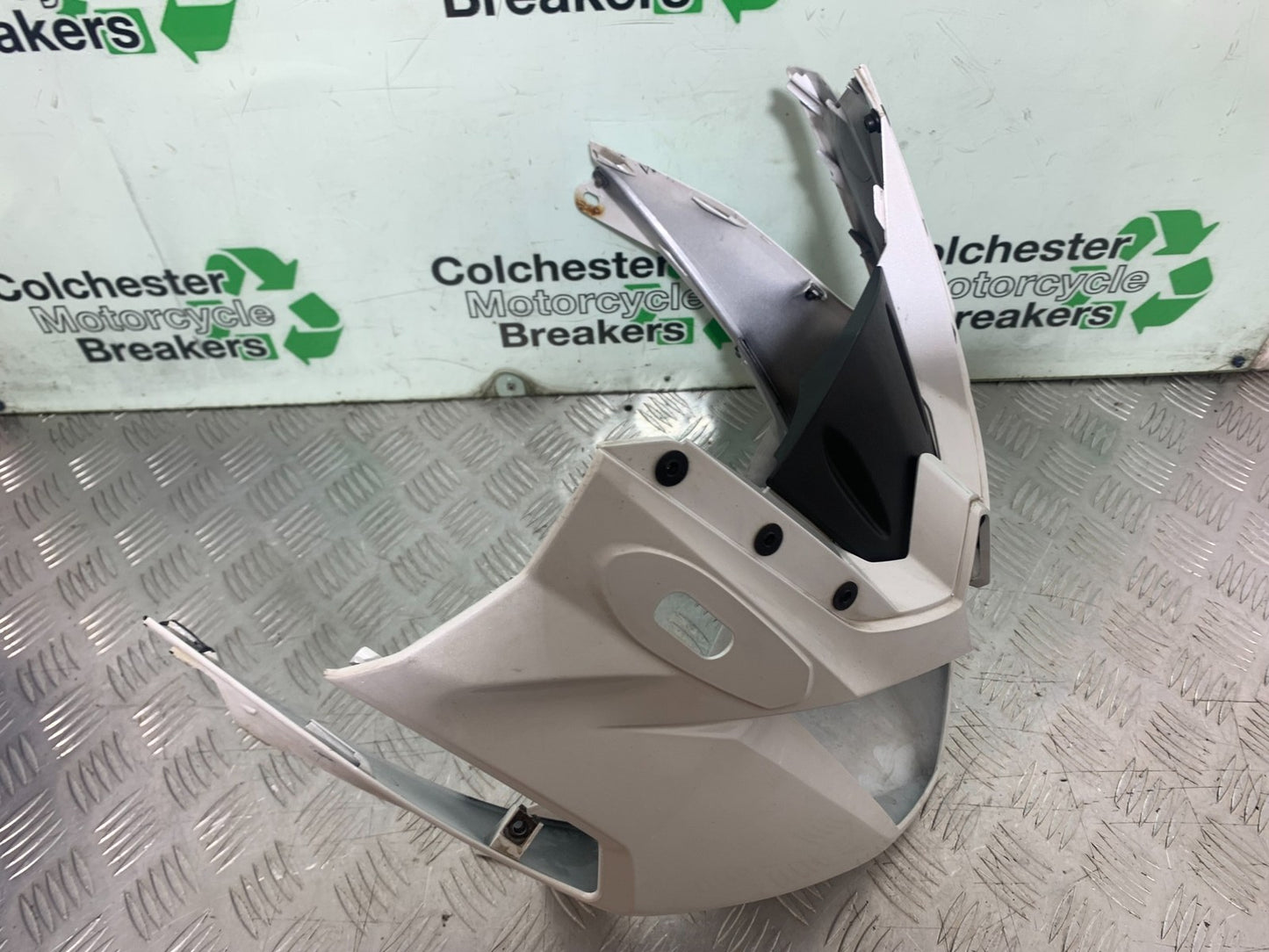 YAMAHA XJ6 XJ6-S TOP FAIRING YEAR 2009-2015  (CMB1212)
