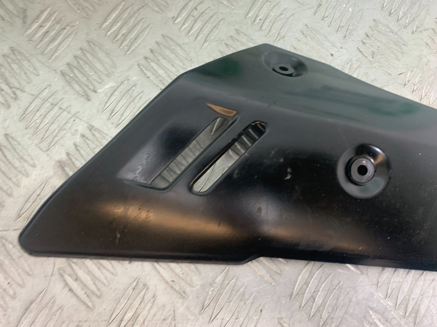 SUZUKI GSR600 GSR 600 EXHAUST SHIELD  2006-2010 (CMB1177)