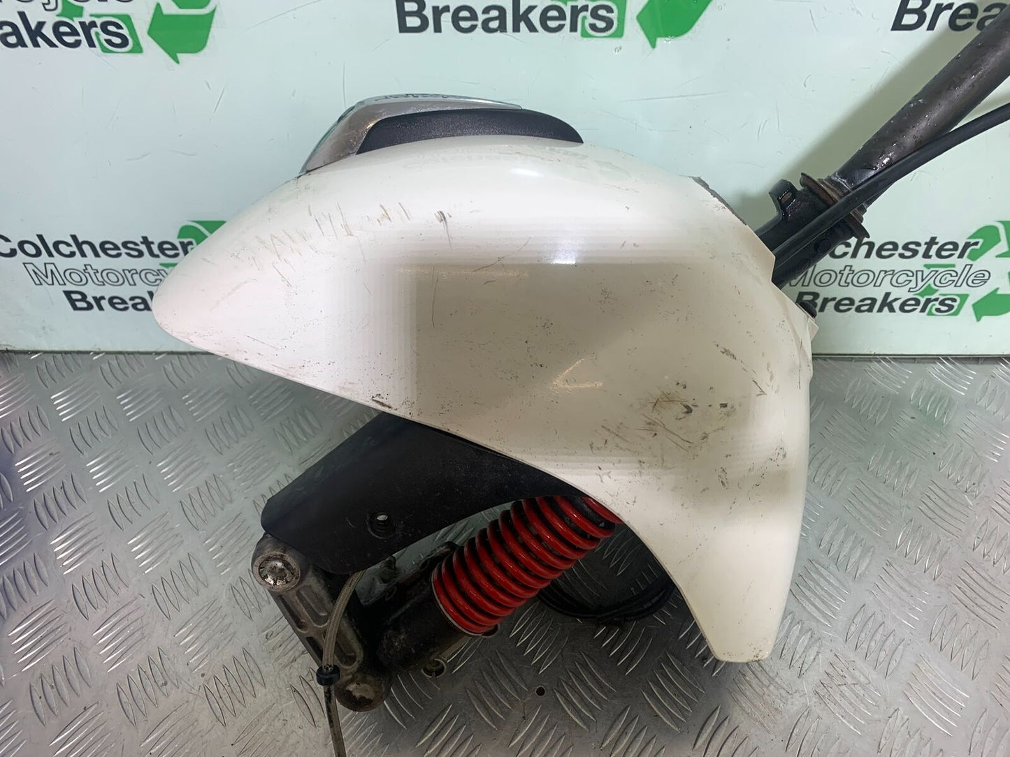 PIAGGIO VESPA GTS 300 FORKS MUDGUARD SHOCK   YEAR 2010 (CMB1062)
