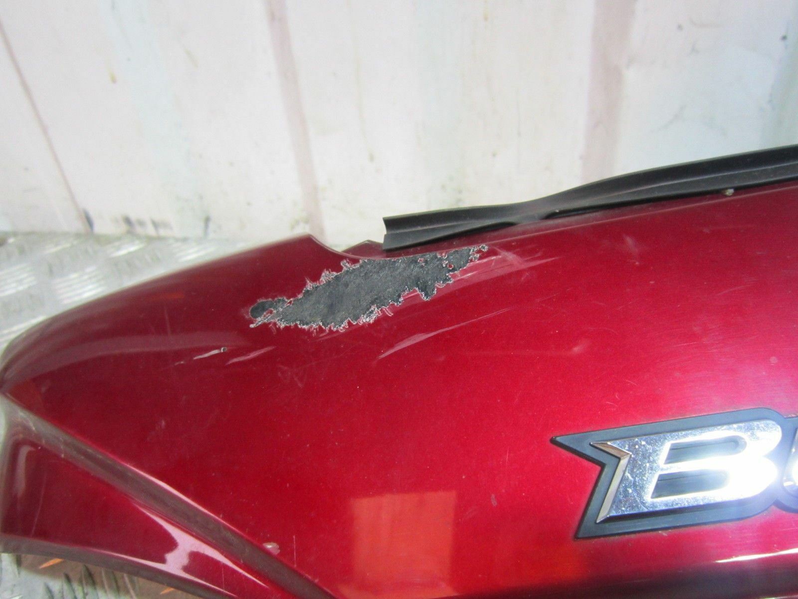 SUZUKI AN400 AN 400 BURGMAN RIGHT SEAT PANEL  YEAR 2000