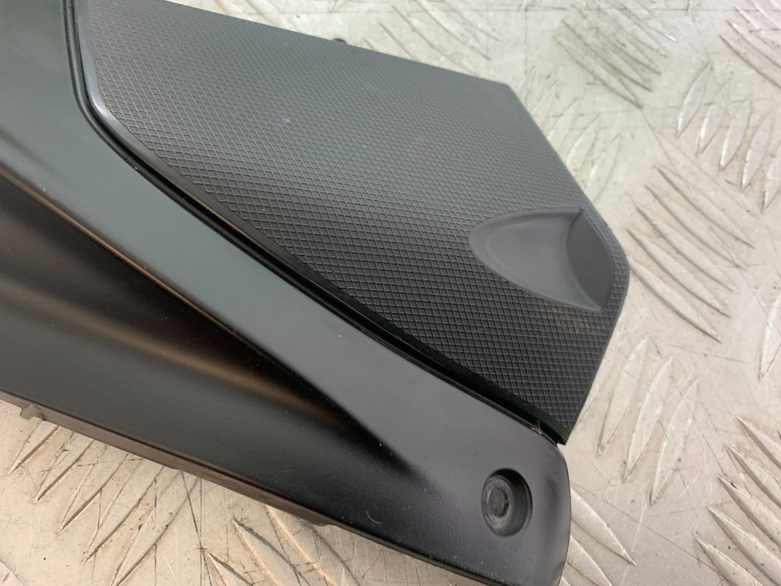 APRILIA RSV4 FACTORY LEFT AIR TUBE COVER  YEAR 2009-2012 (CMB1224)