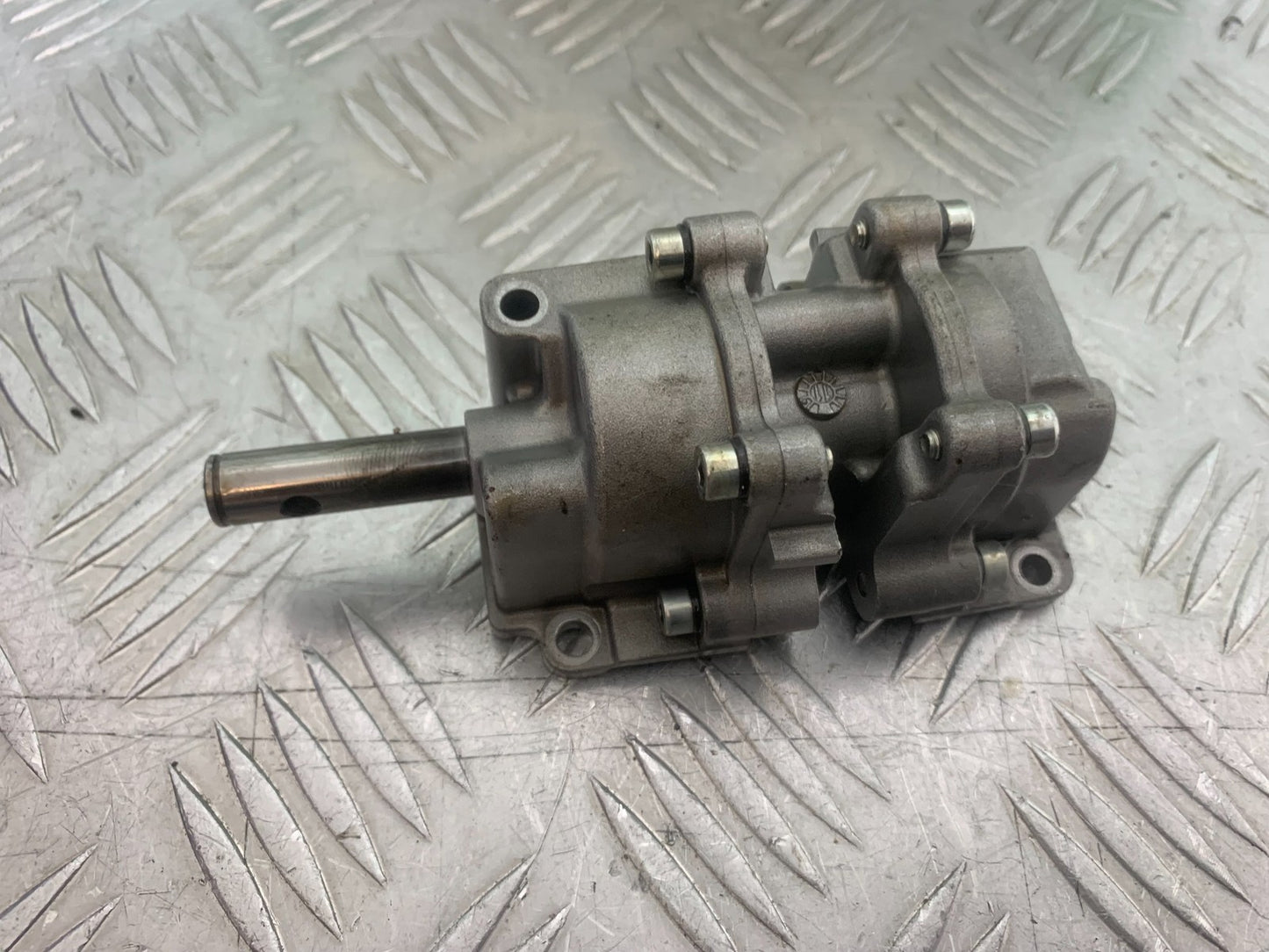 APRILIA RSV4 FACTORY OIL PUMP  YEAR 2009-2012 (CMB1224)