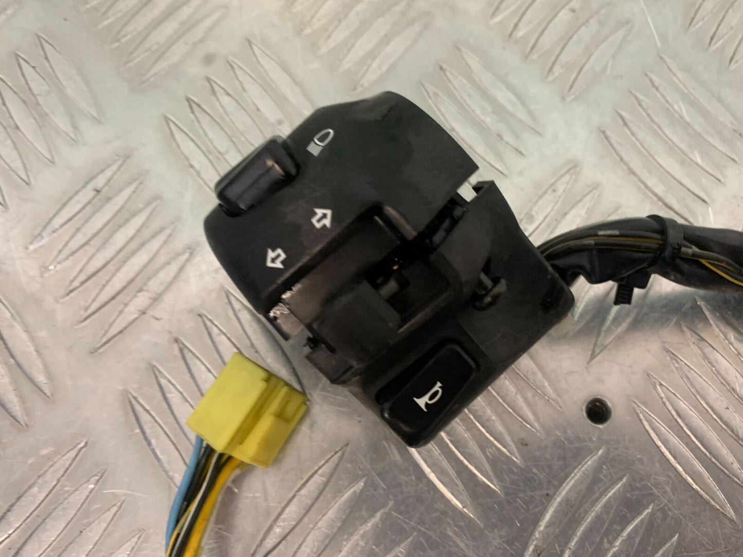 SUZUKI SV1000 SV 1000 K4 LEFT SWITCH GEAR  YEAR 2004 (STOCK 990)