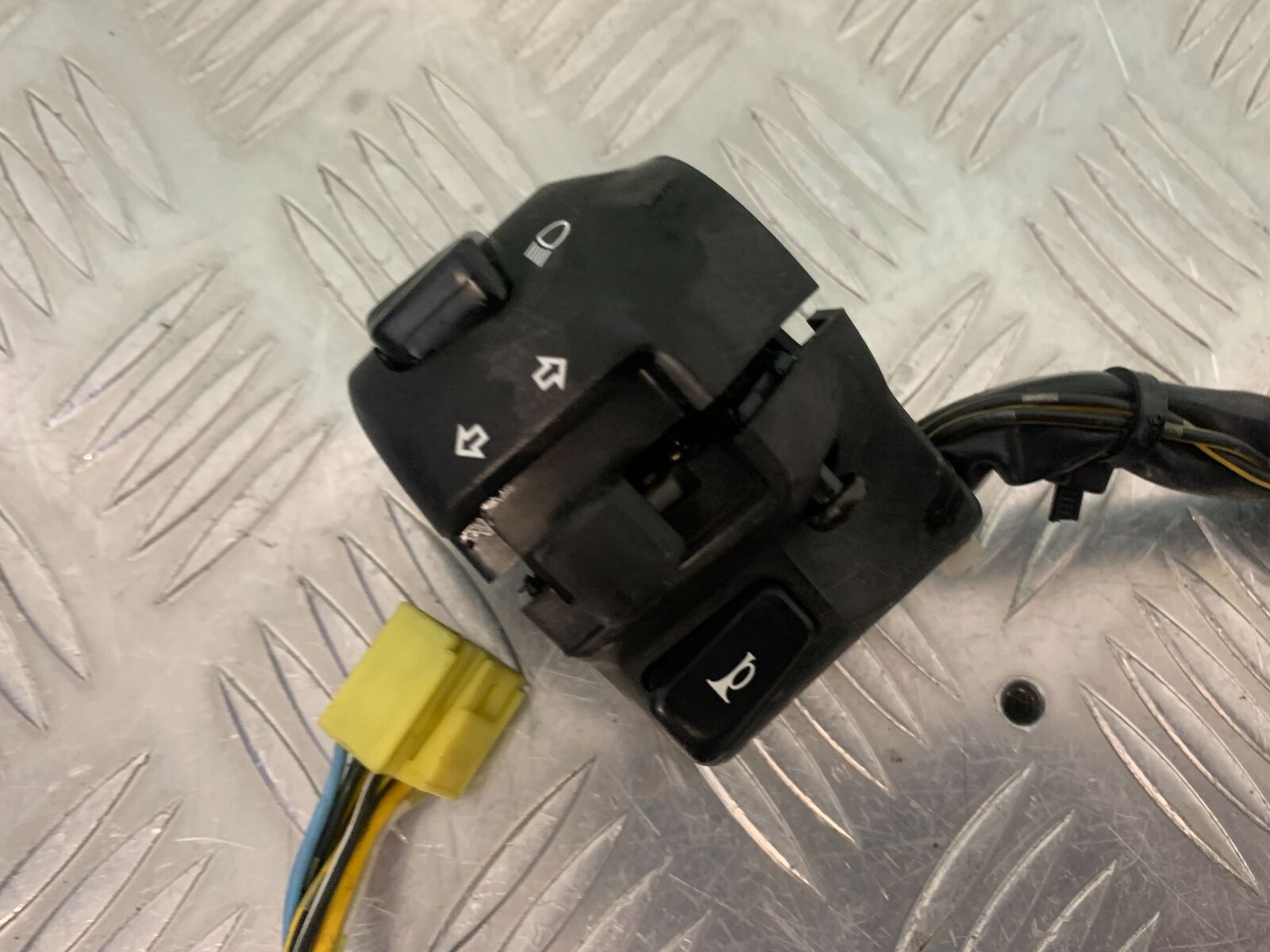 SUZUKI SV1000 SV 1000 K4 LEFT SWITCH GEAR  YEAR 2004 (STOCK 990)