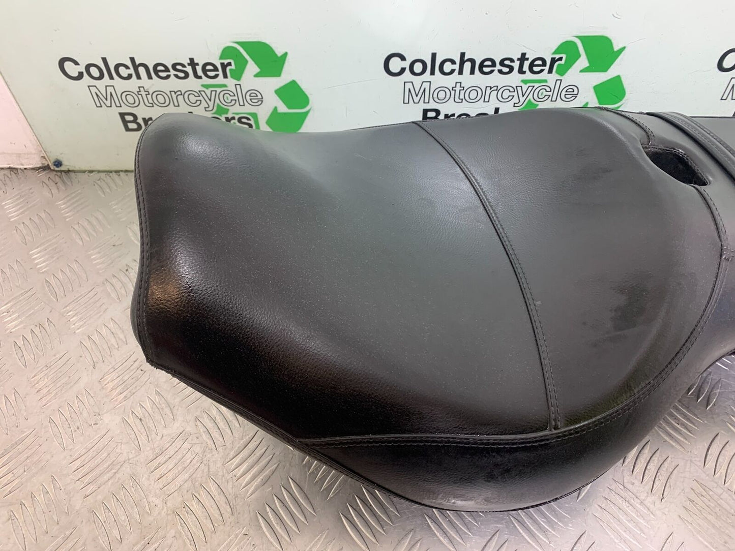 TRIUMPH THUNDERBIRD 1600 SEAT  YEAR 2011 (CMB1107)