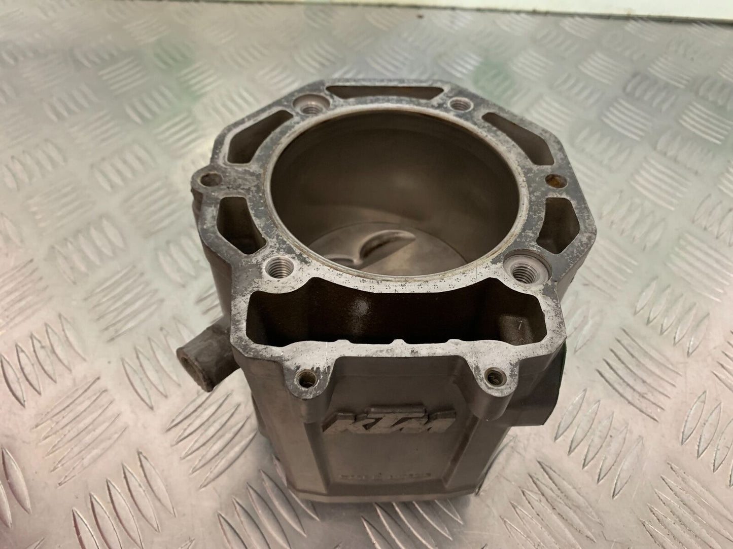 KTM 640 DUKE 2 BARREL AND PISTON YEAR 2000-2006 (STOCK 988)