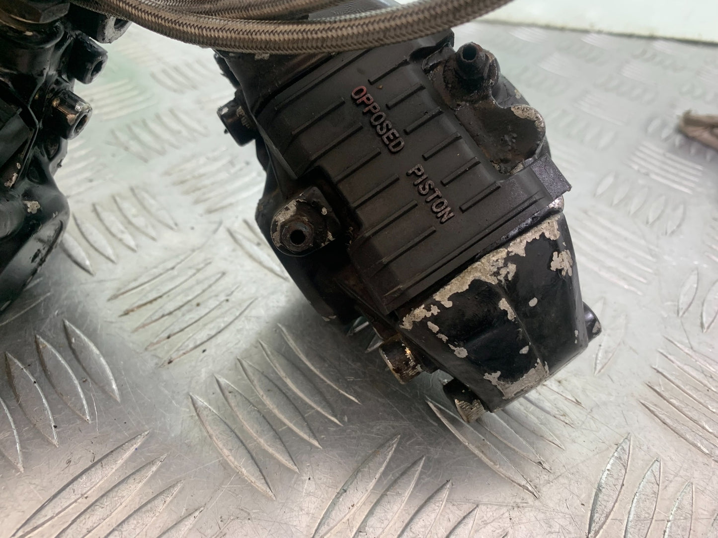 SUZUKI GSX1100 GSX 1100 EFE FRONT CALIPERS   YEAR 1985-1986 (CMB1110)