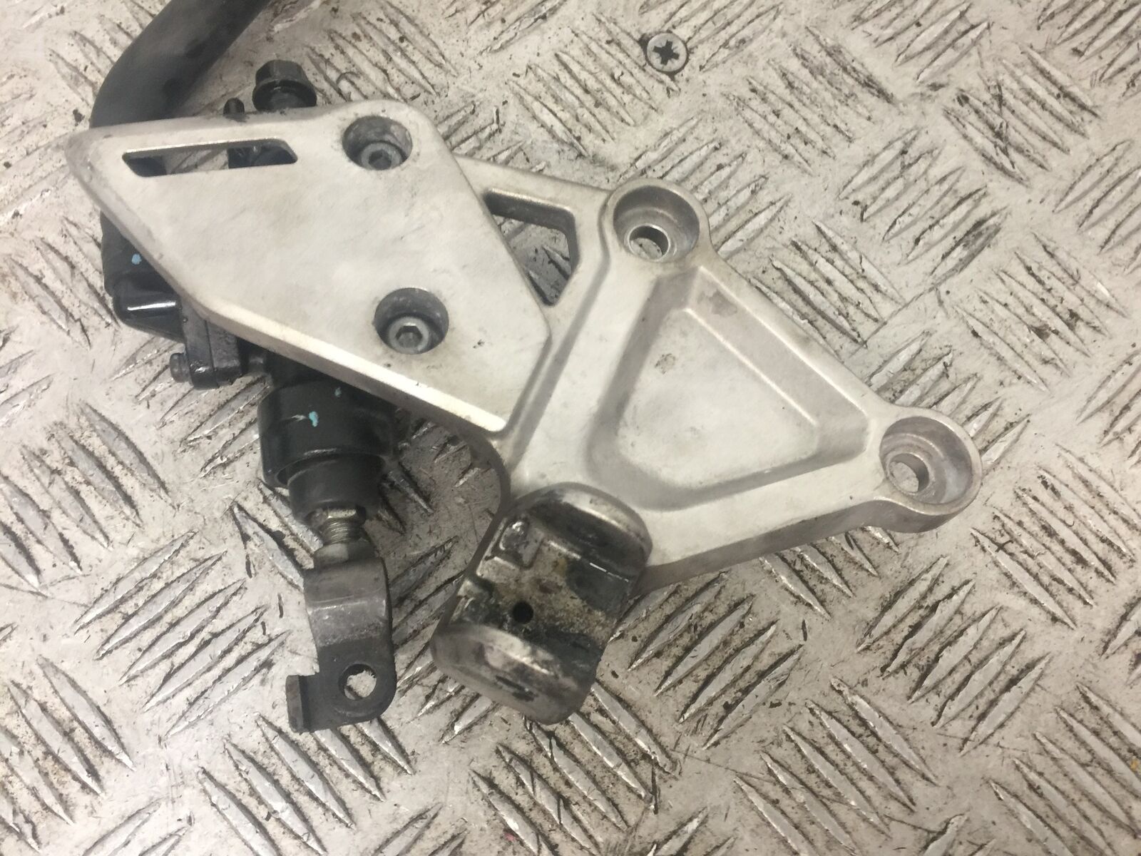 HONDA CB650 R CB 650 R FRONT RIGHT HANGER  YEAR 2019-2021 (STOCK 776)