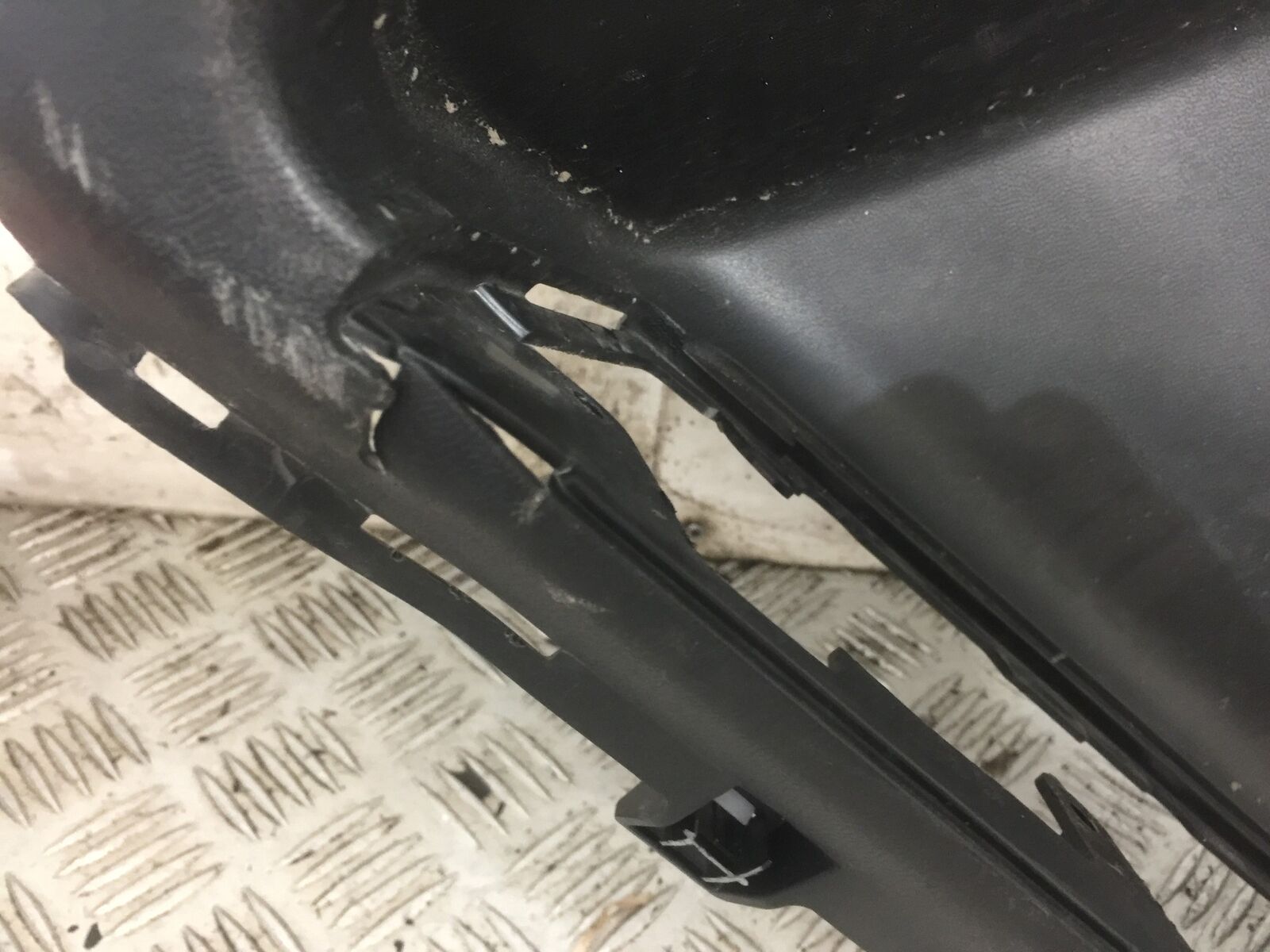SUZUKI 650 BURGMAN LEFT FOOTBOARD  YEAR 2014-2018 (STOCK 769)