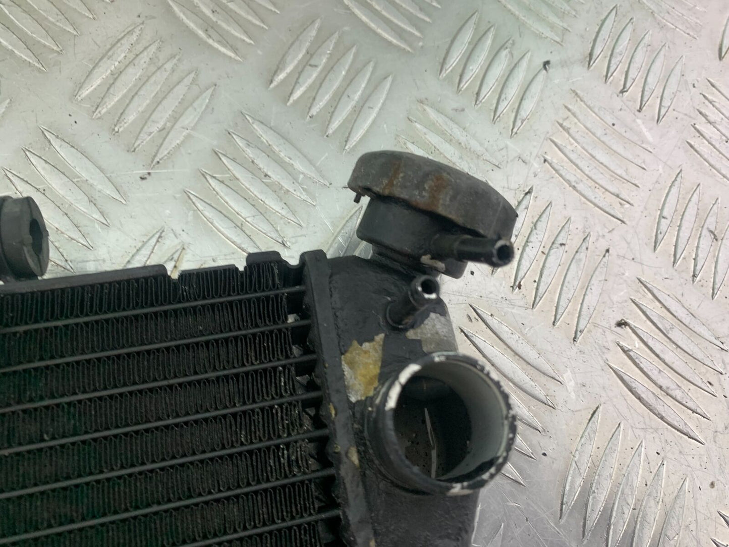 HONDA CBR1100 BLACKBIRD RADIATOR  YEAR 1999-2005 (CMB1103)