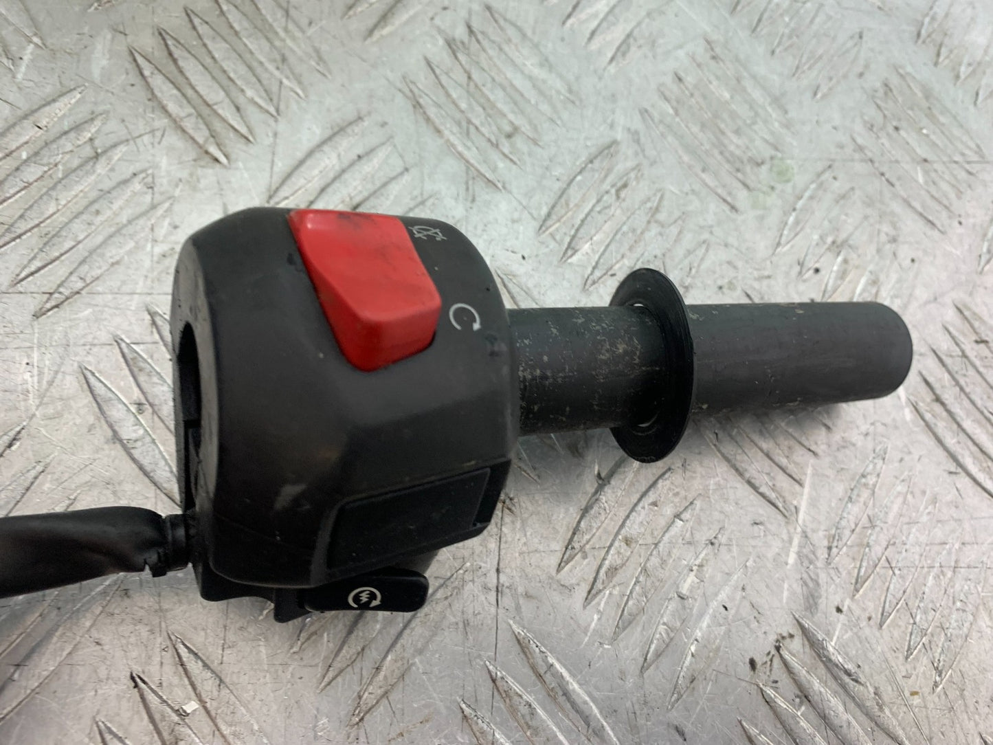 YAMAHA FZS1000 FAZER RIGHT SWITCH GEAR   YEAR 2001-05 (CMB1275)