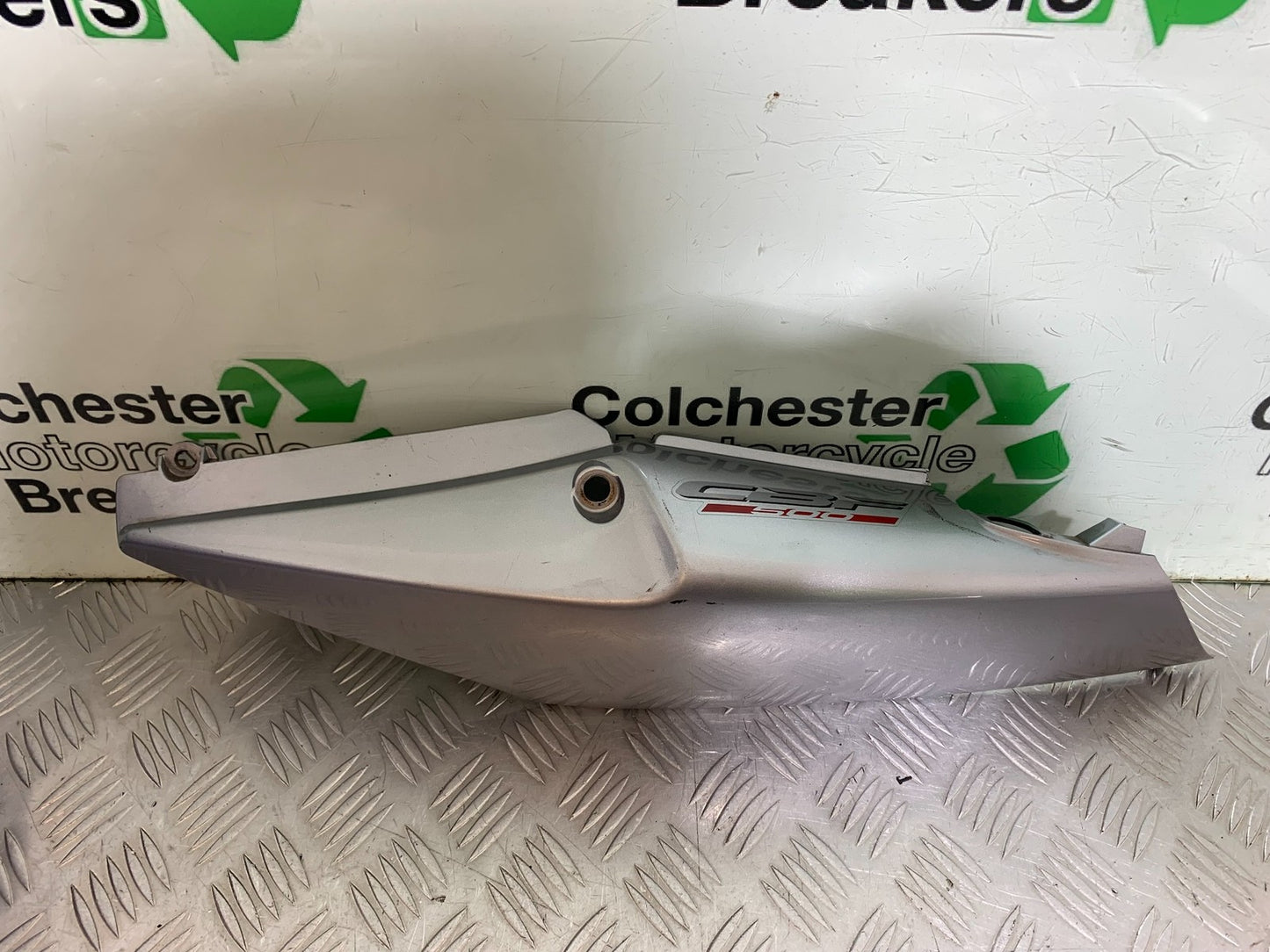 HONDA CBF500 CBF 500 LEFT SEAT PANEL    YEAR 2004-2008  (CMB1294)