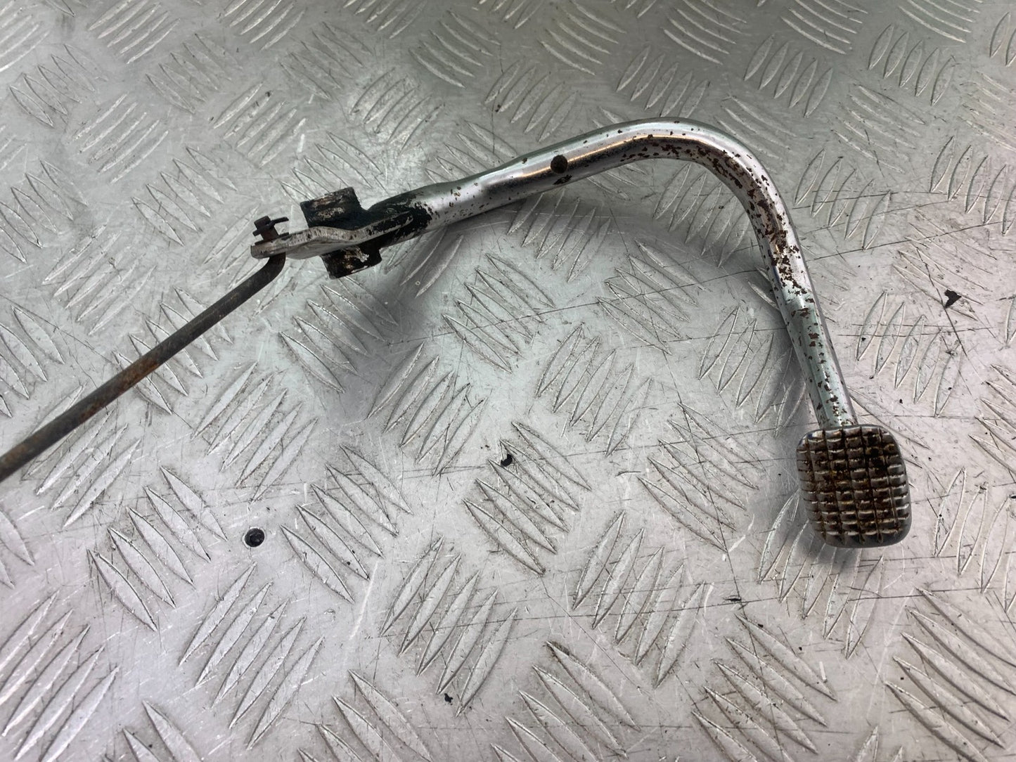 SUZUKI GP100 GP 100 REAR BRAKE PEDAL  YEAR 1978-1988 (CMB1259)