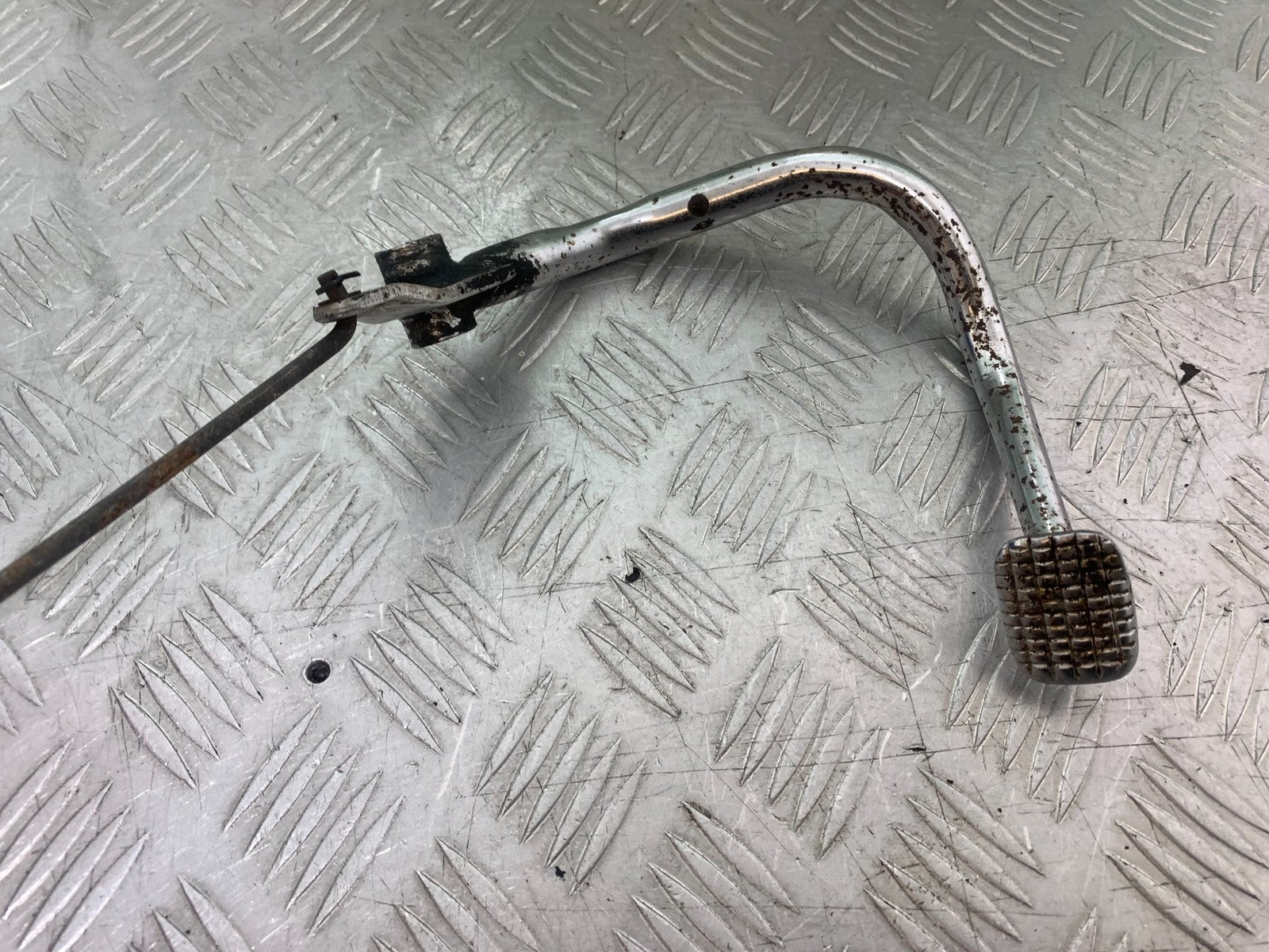 SUZUKI GP100 GP 100 REAR BRAKE PEDAL  YEAR 1978-1988 (CMB1259)