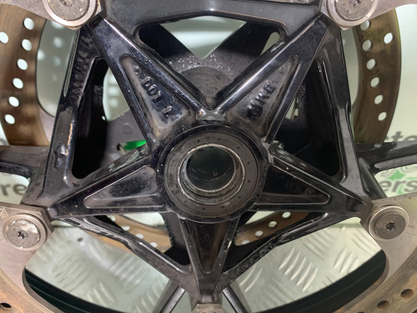 BMW S1000 RR FRONT WHEEL AND DISCS  YEAR 2015-2018 (CMB1246)