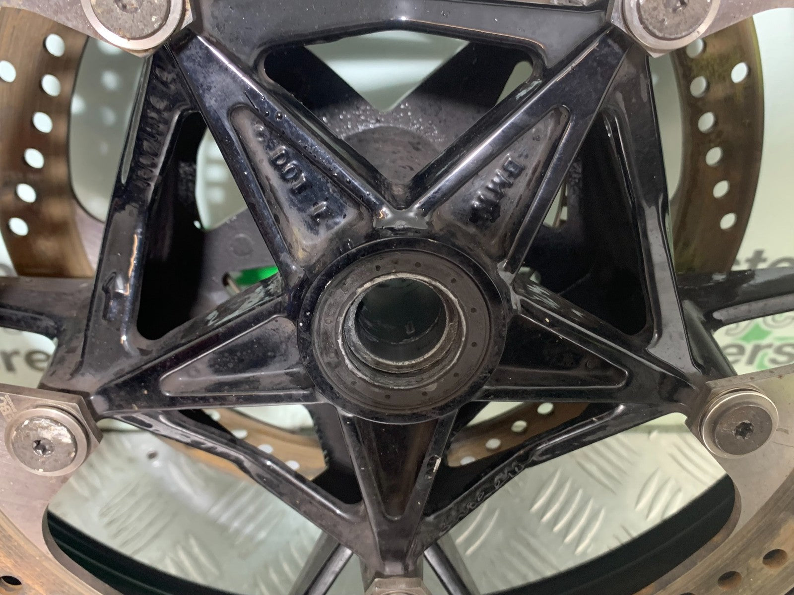 BMW S1000 RR FRONT WHEEL AND DISCS  YEAR 2015-2018 (CMB1246)