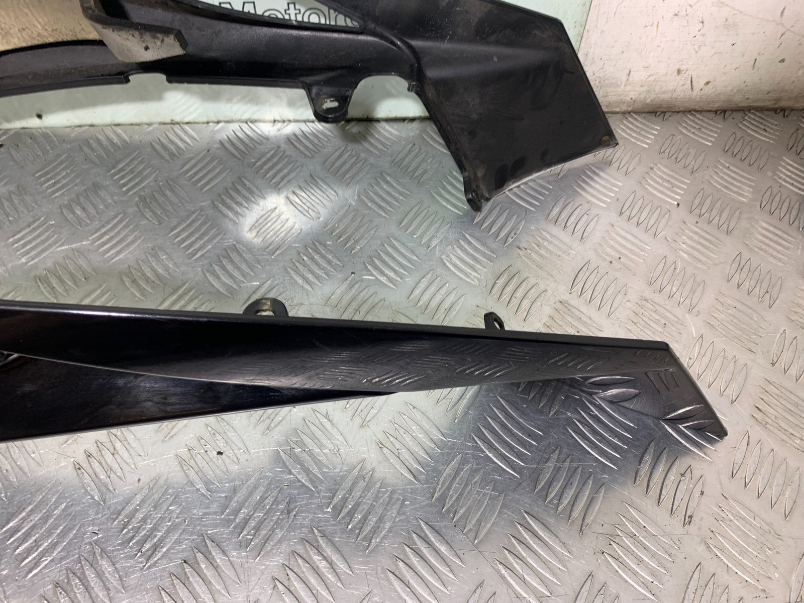 TRIUMPH 1050 SPRINT ST TAIL PIECE SEAT UNIT   2003-2011 (CMB1285)