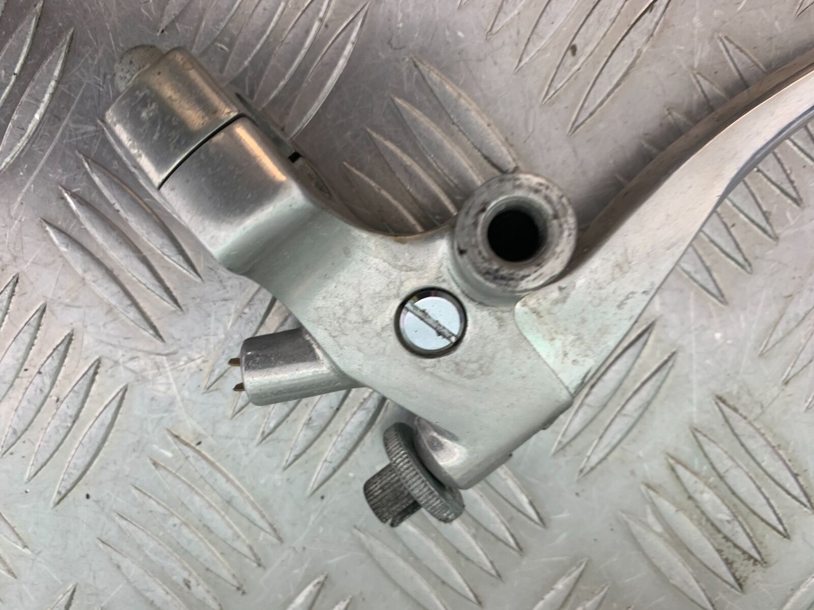 HONDA VT1100 C SHADOW SPIRIT CLUTCH LEVER AND BRACKET 2002-2003 (CMB1035)