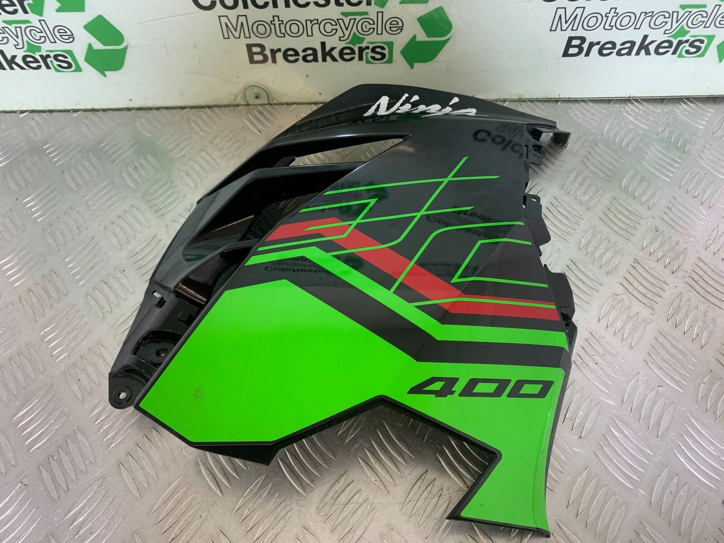 KAWASAKI NINJA 400 EX 400 RIGHT FAIRING PANEL  YEAR 2024 (CMB1075)