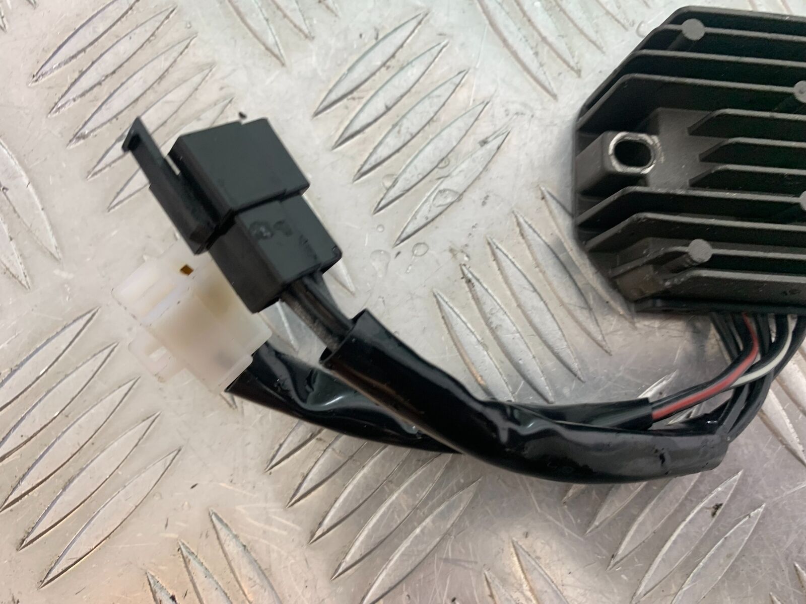 SUZUKI SV650 SV 650 mk1 REGULATOR  YEAR 1999-2002 (CMB1036)