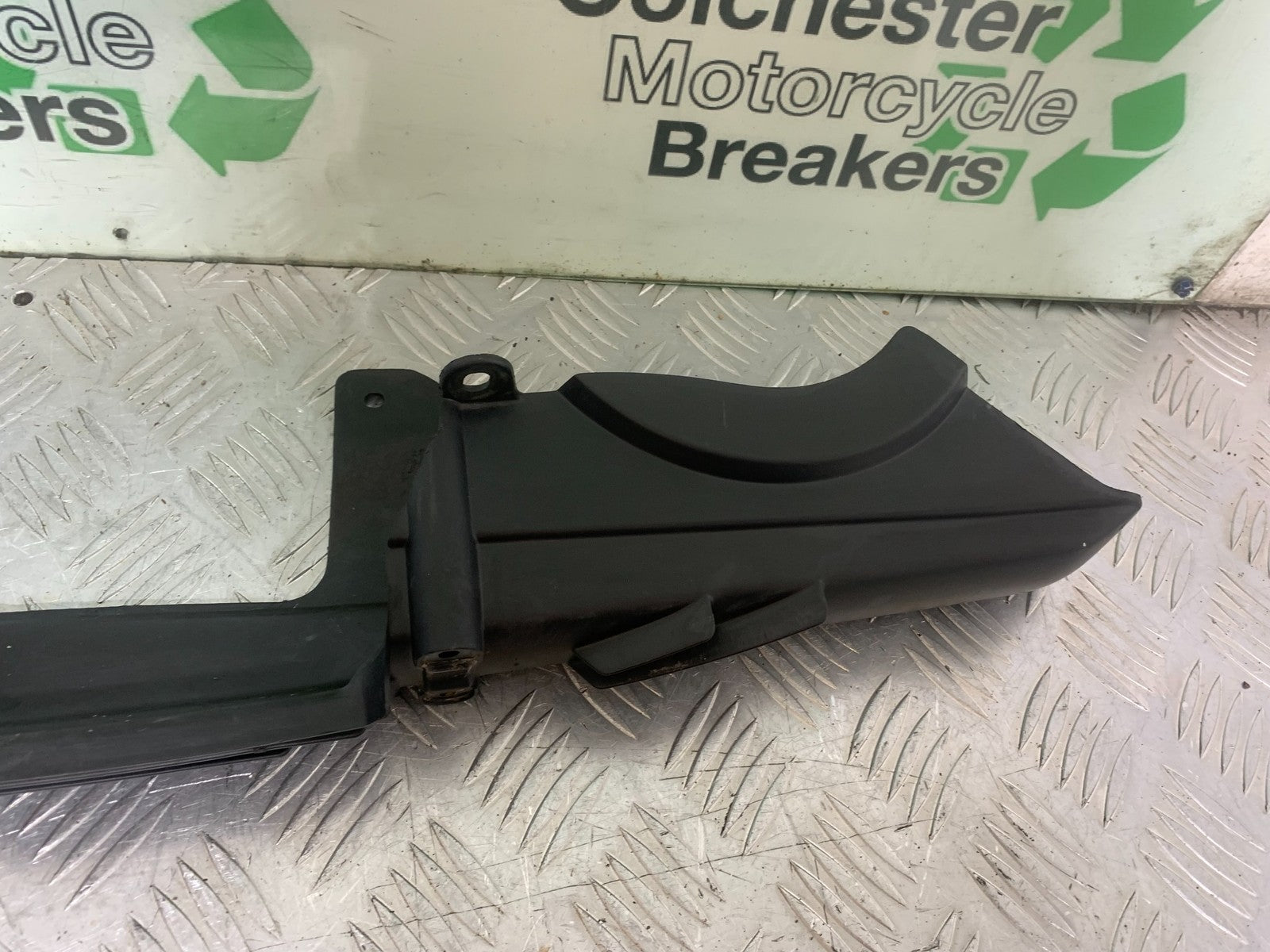 HONDA VFR800 VFR 800 V-TEC CHAIN GUARD   YEAR 2002 -09 (CMB1296)
