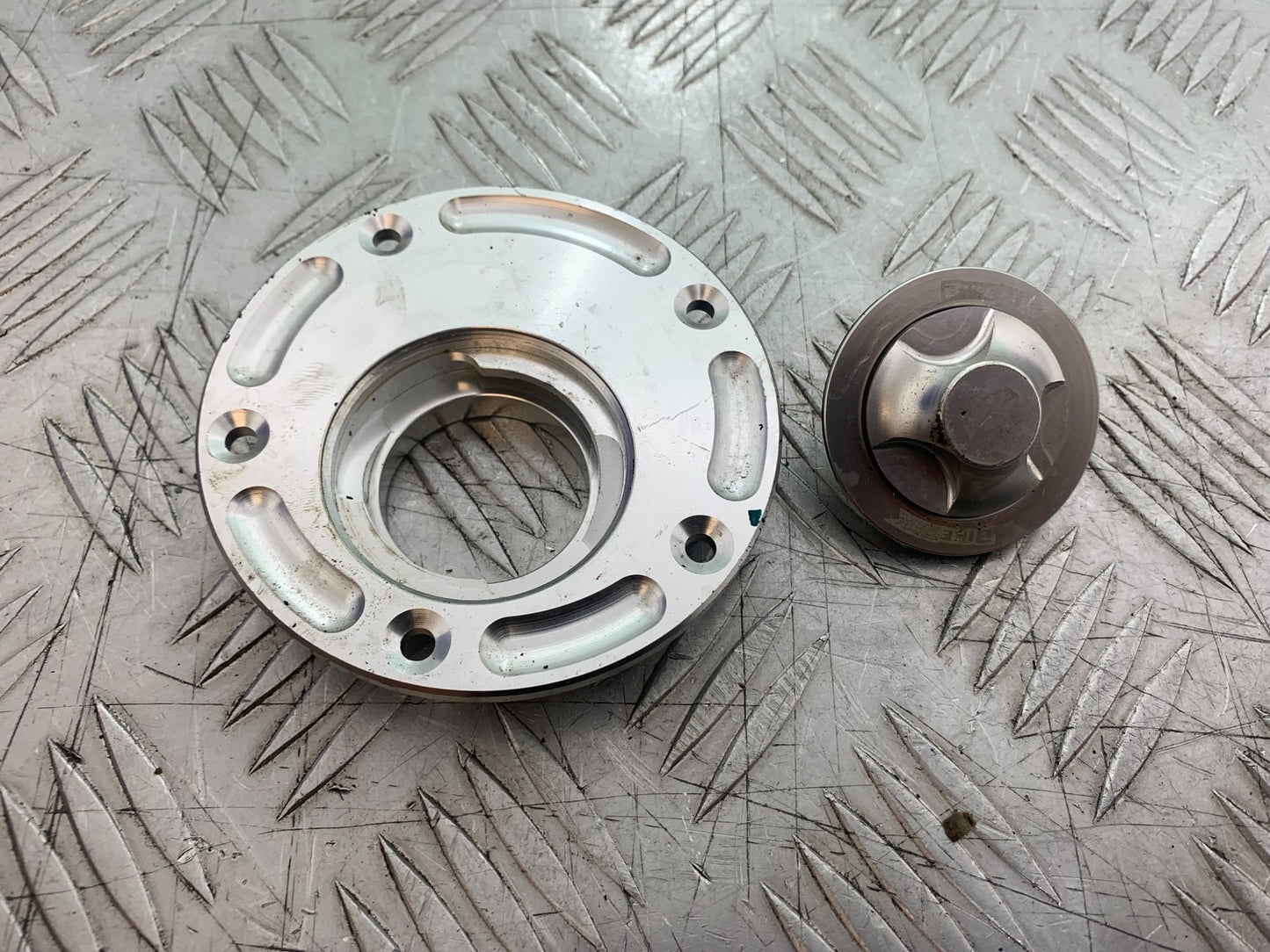 DUCATI 996 SPS 748 916 998 PETROL CAP  1999-2000 (CMB1209)