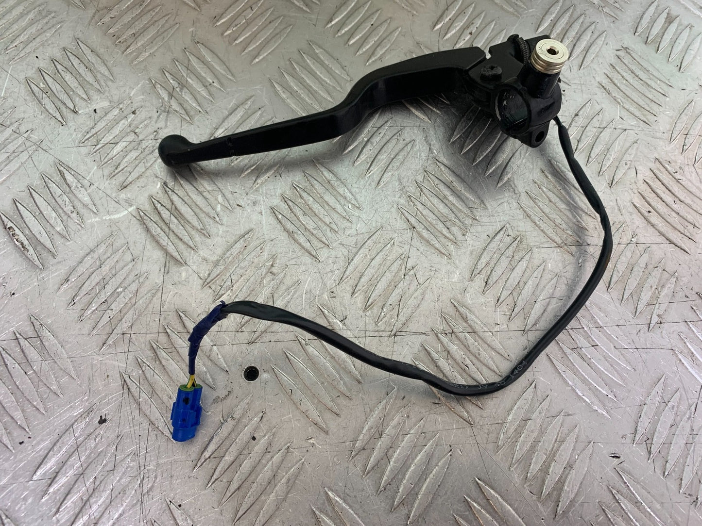 KTM DUKE 125 CLUTCH LEVER AND BRACKET  YEAR 2017-2022 (CMB1222)