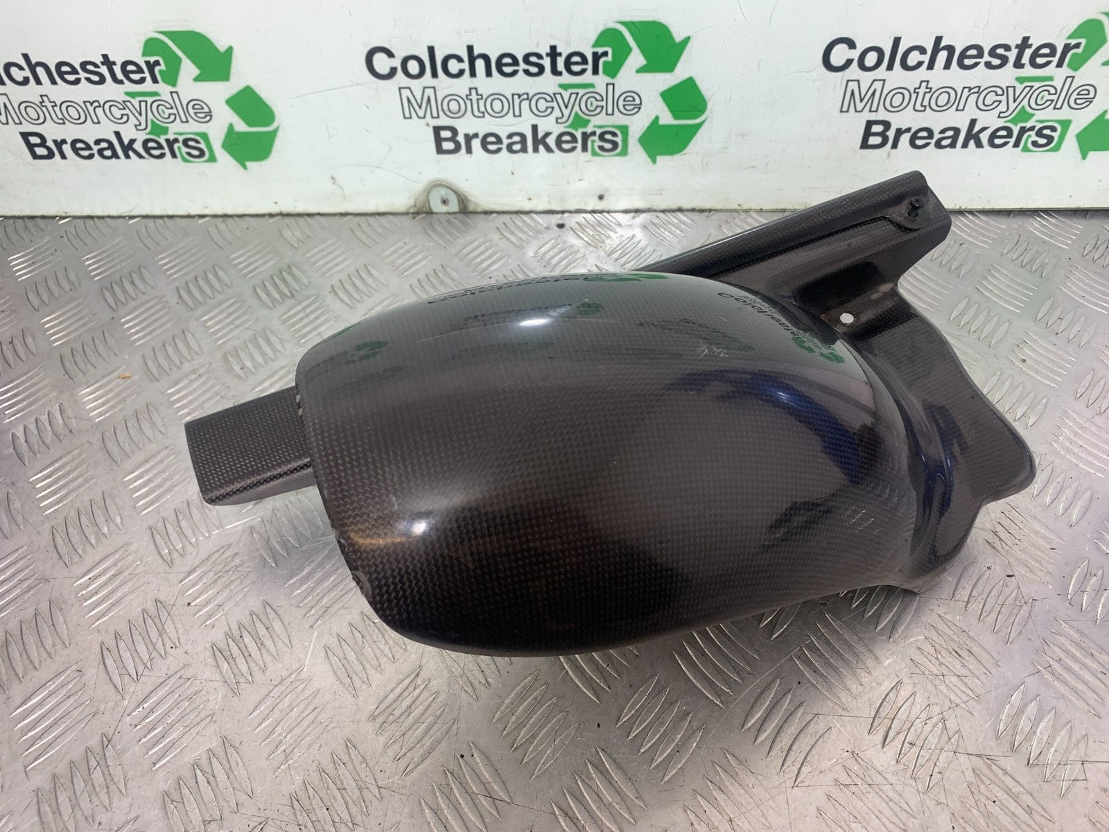 TRIUMPH 1050 SPRINT ST CARBON HUGGER   YEAR 2004-2007 (CMB1197)