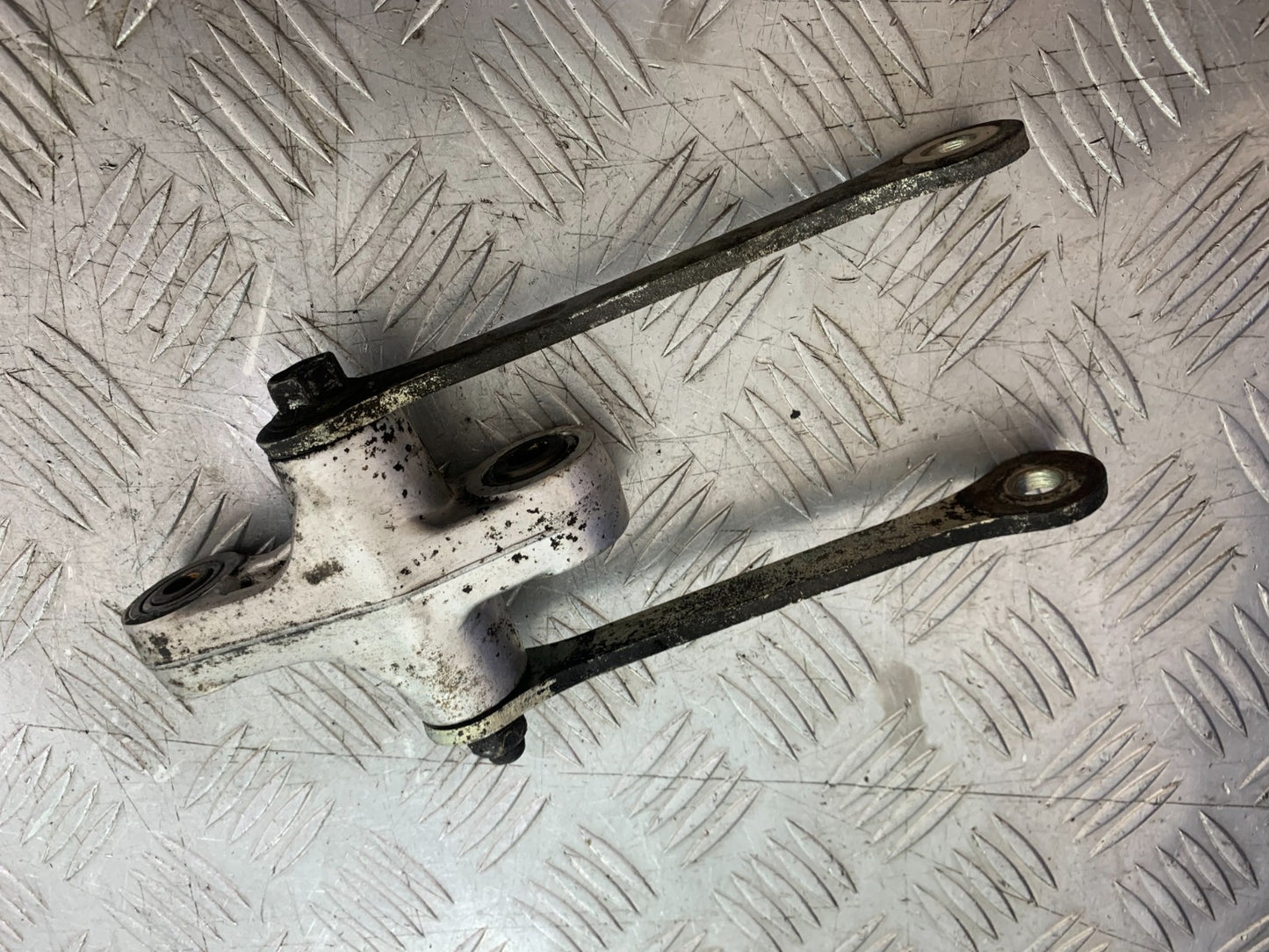 SUZUKI RF900 RF 900 REAR SHOCK LINKAGE  YEAR 1994-1999 CMB1326
