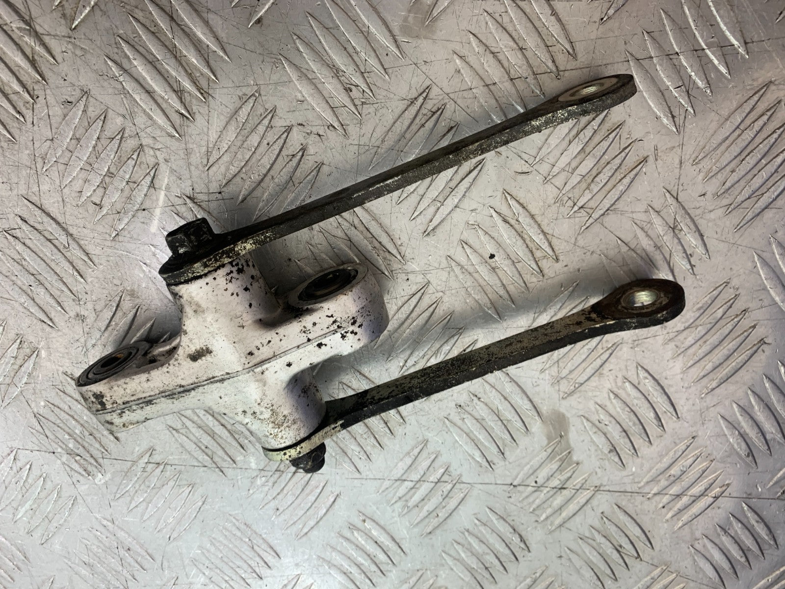 SUZUKI RF900 RF 900 REAR SHOCK LINKAGE  YEAR 1994-1999 CMB1326