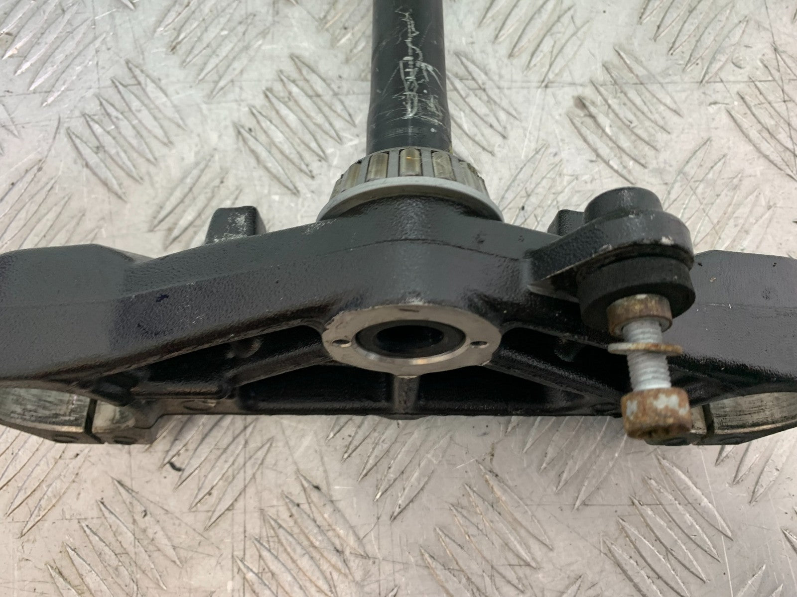 BMW F800 GT BOTTOM YOKE   YEAR 2013-2017 (CMB1248)