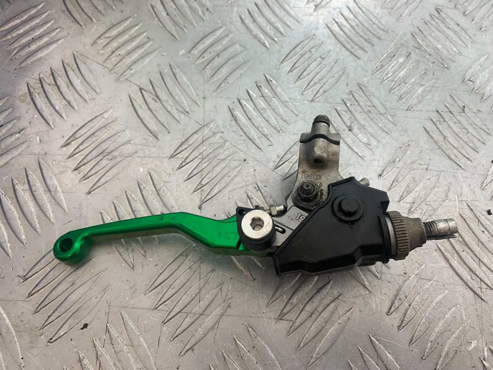 KAWASAKI KXF250 KXF 250 CLUTCH LEVER AND BRACKET   YEAR 2006-2008 (CMB1309)