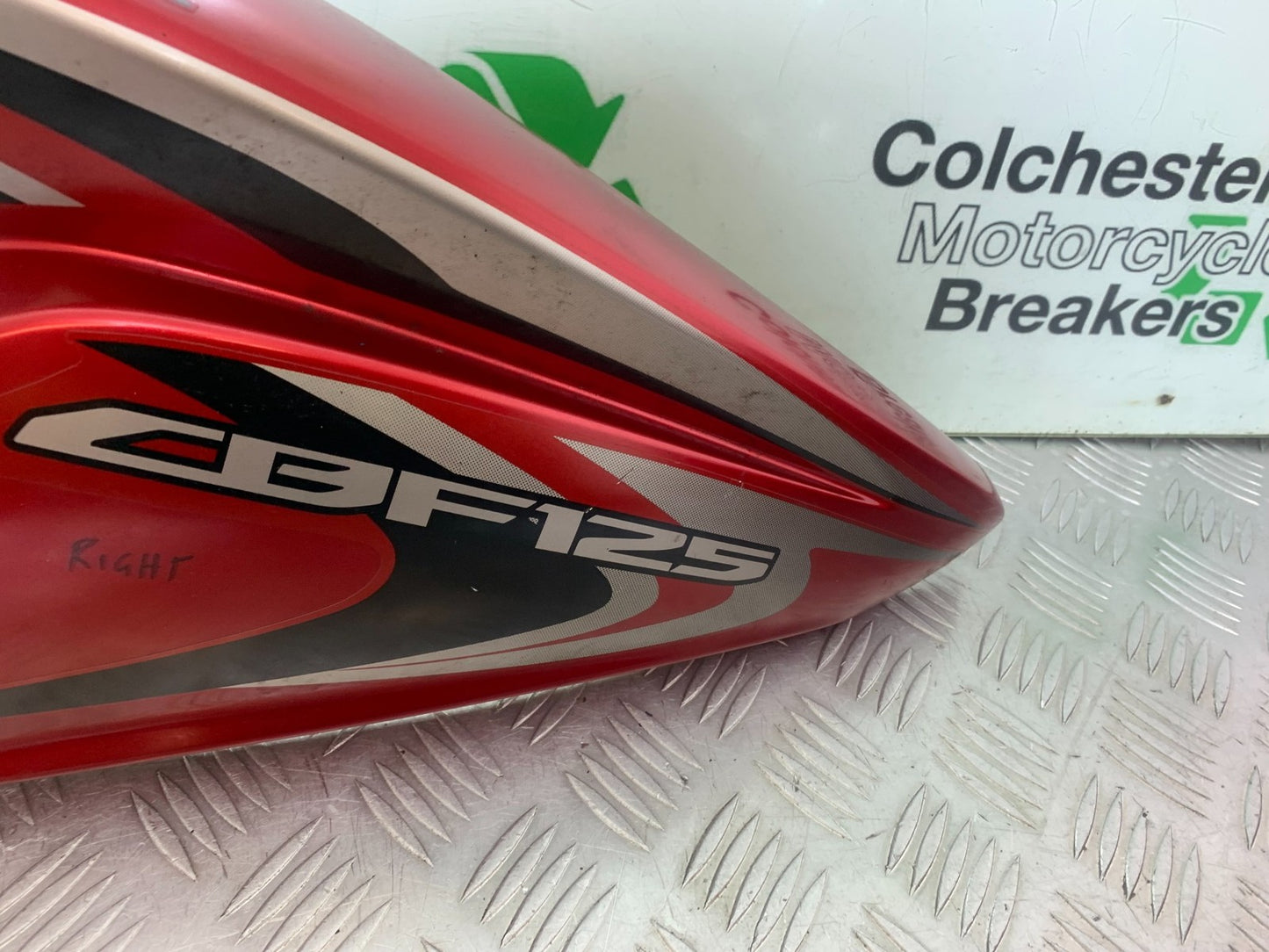 HONDA CBF125 CBF 125 RIGHT FAIRING PANEL YEAR 2009-14 (CMB1182)