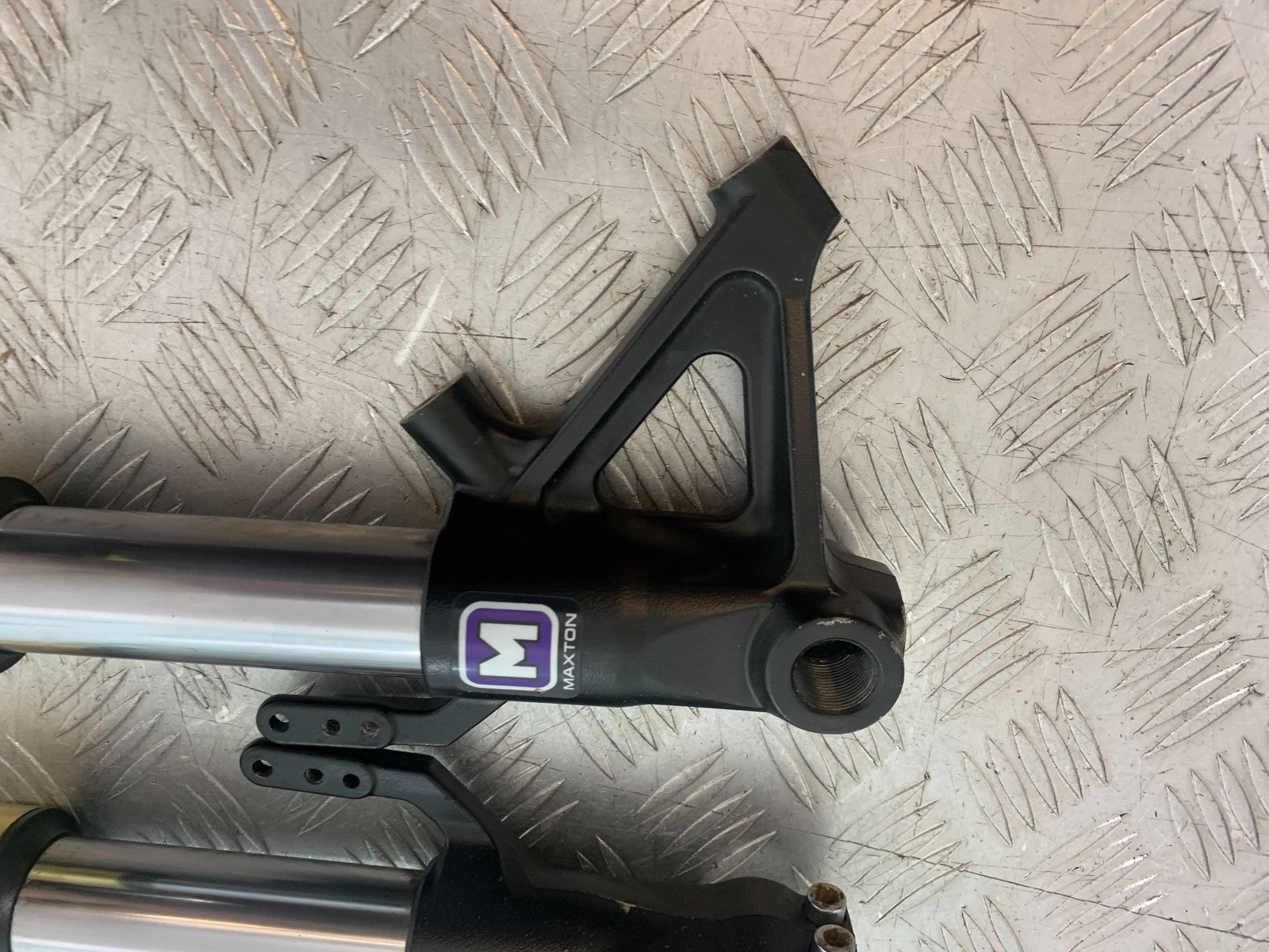 TRIUMPH 1050 SPEED TRIPLE FORKS YEAR 2005-2007 (CMB1322)