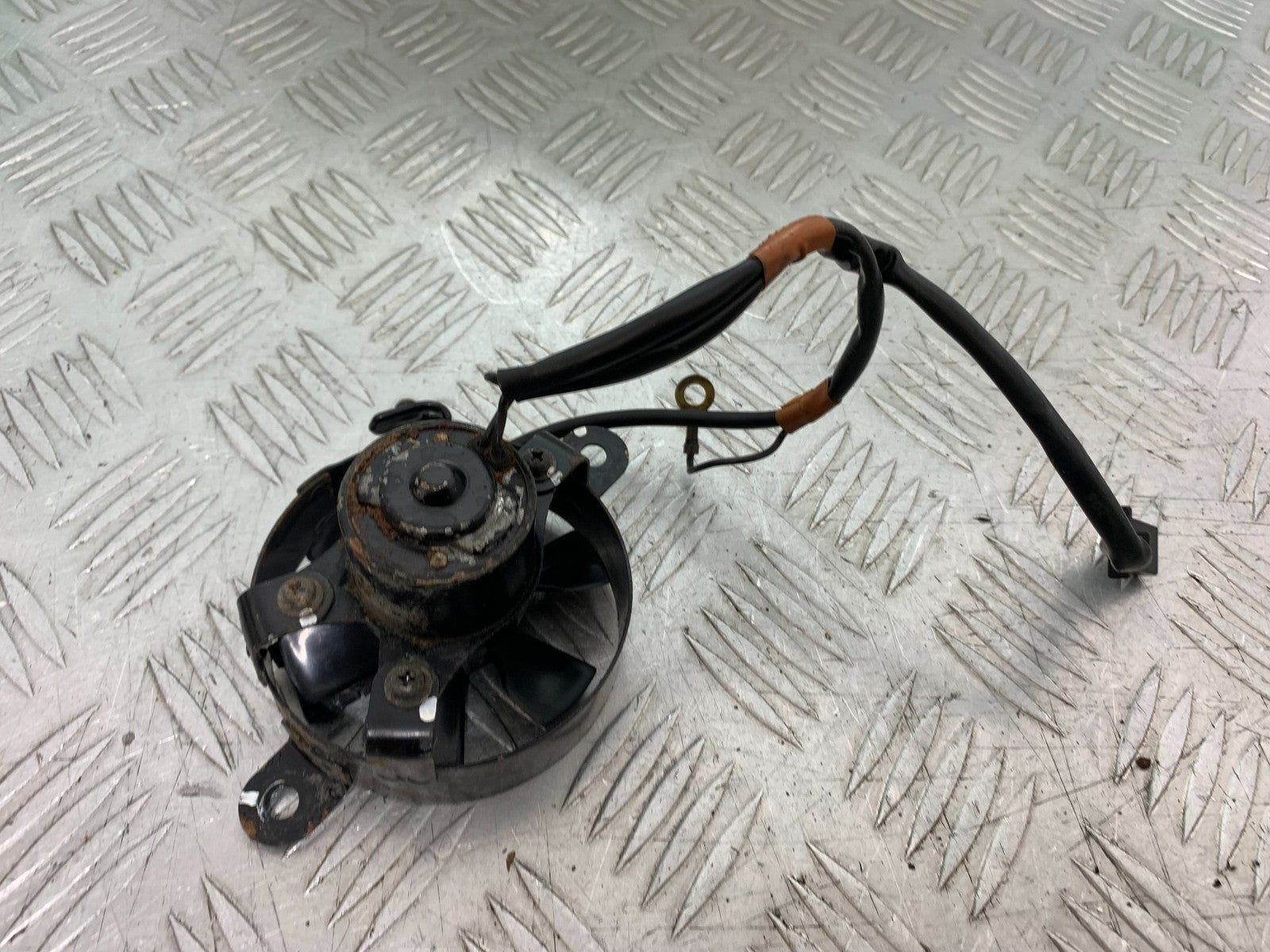 HONDA XL125 VARADERO RADIATOR FAN   YEAR 2001-2006  (CMB1304)